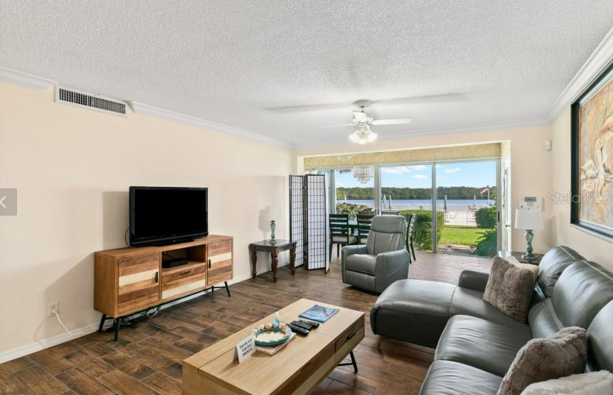 605 Sutton Place, FL