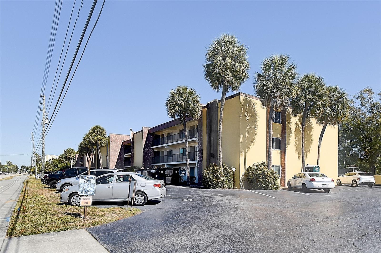 4435 1st Street, FL