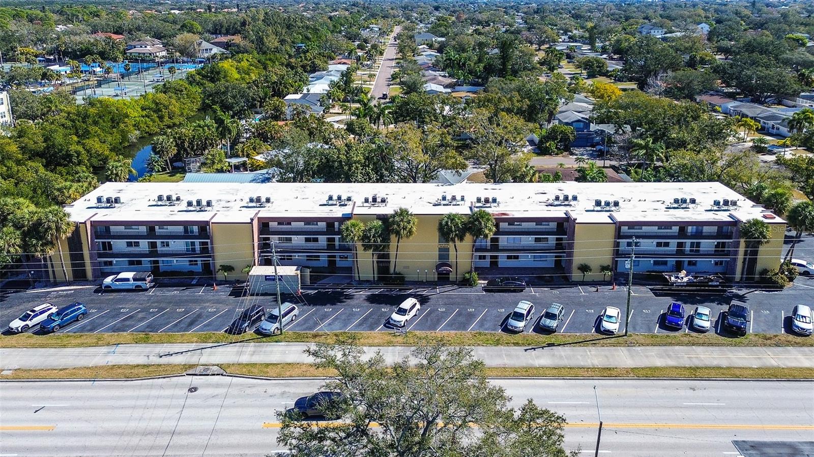 4435 1st Street, FL