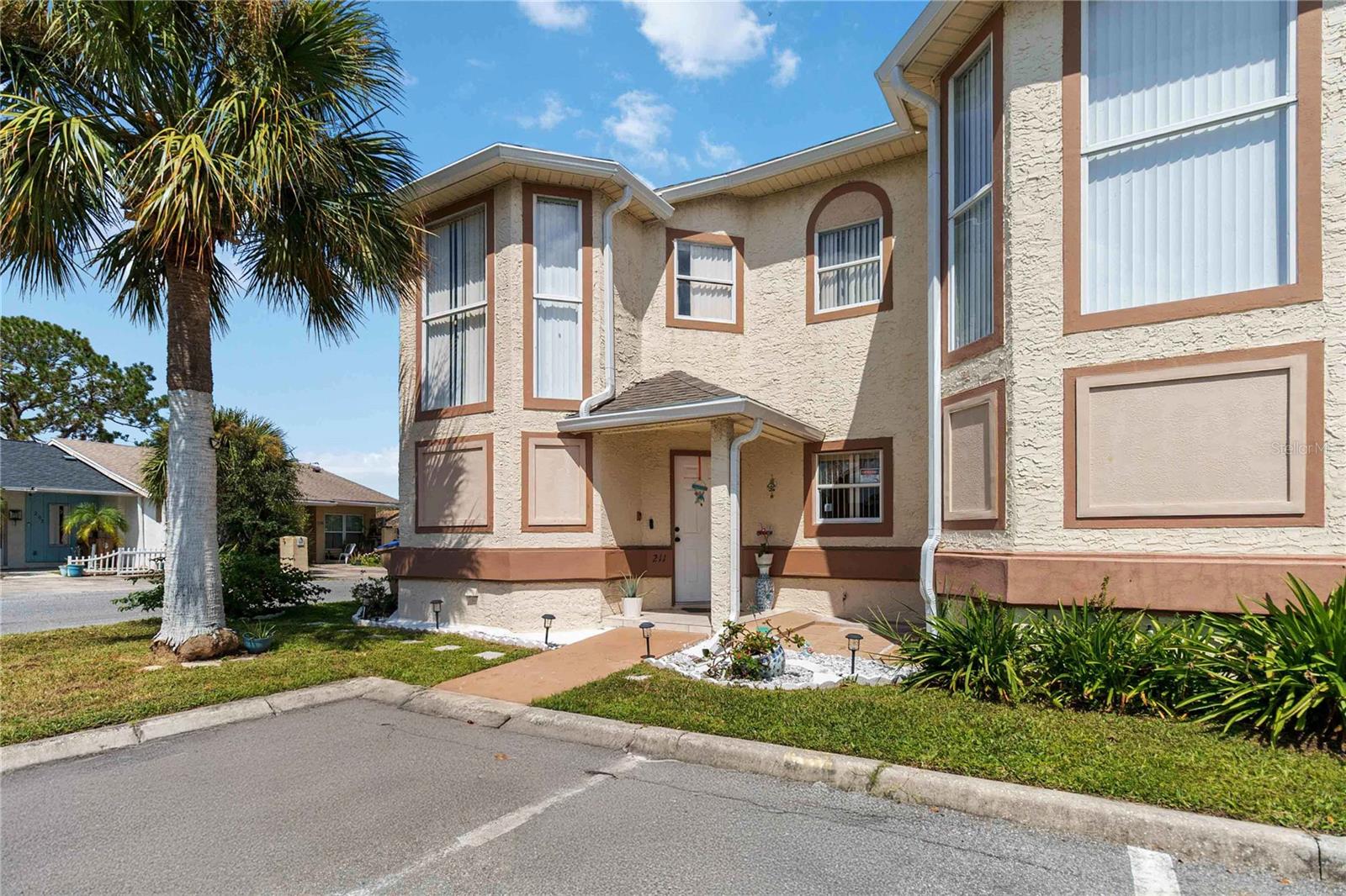 211 Dawn Court, FL