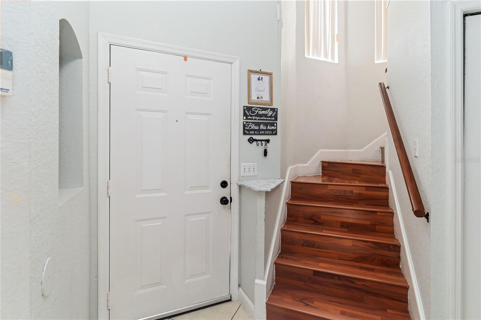 211 Dawn Court, FL