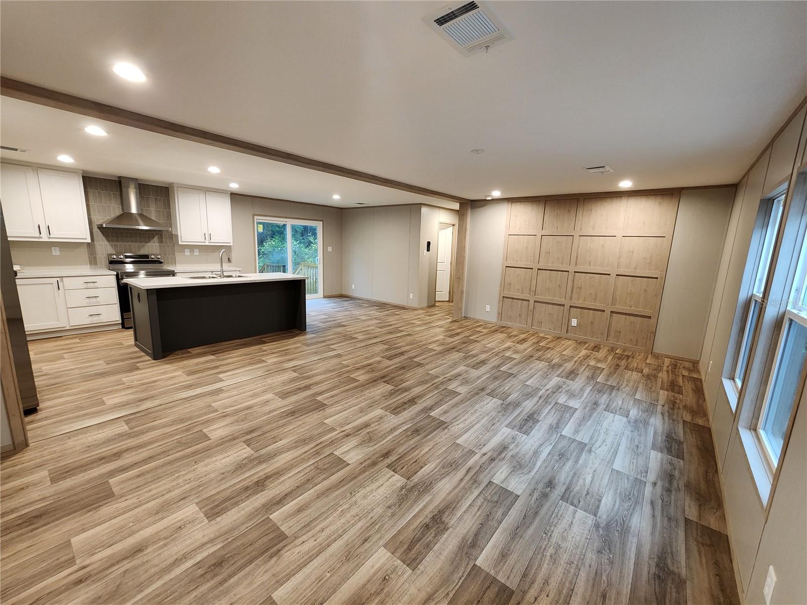 7513 Dunklin Street, FL