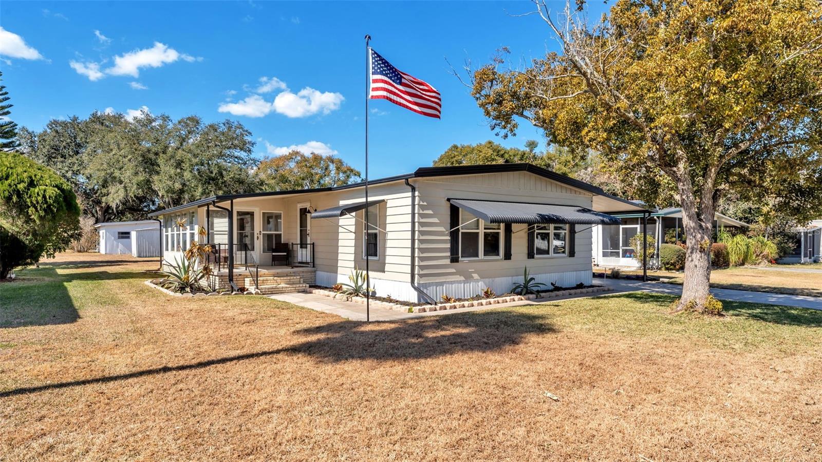 521 Oak Ridge, FL
