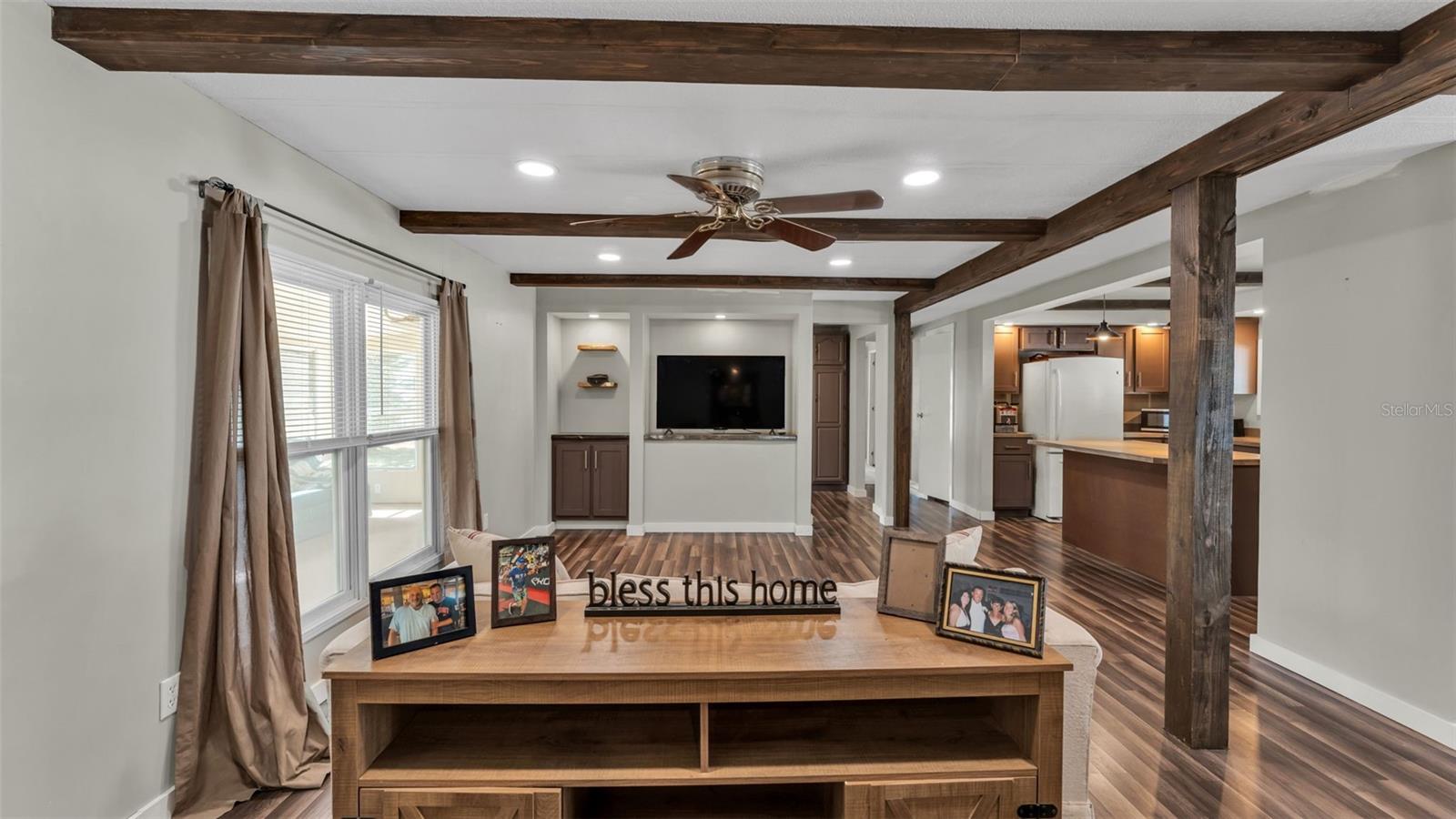 521 Oak Ridge, FL