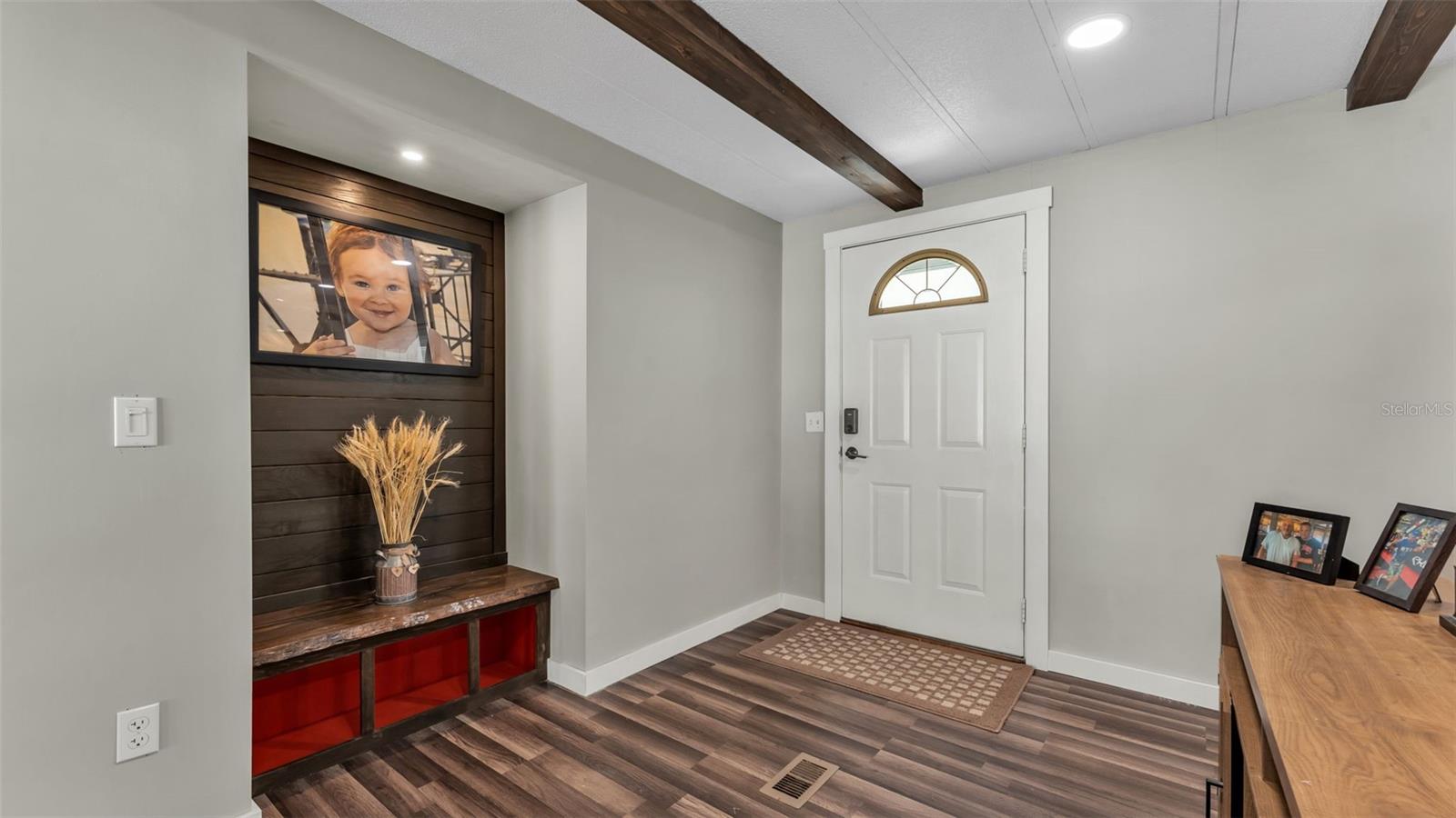 521 Oak Ridge, FL