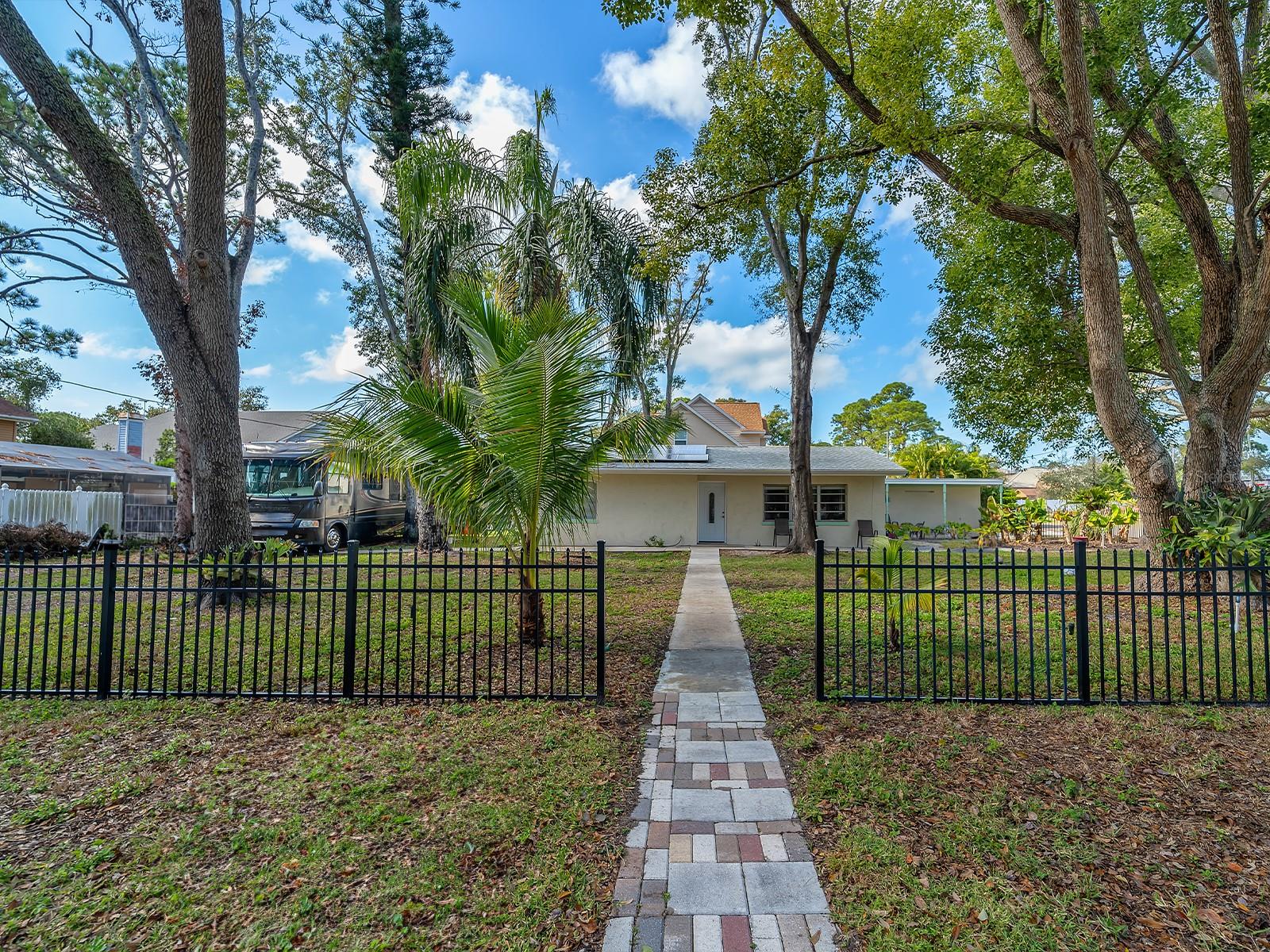 7684 Oakhurst Road, FL