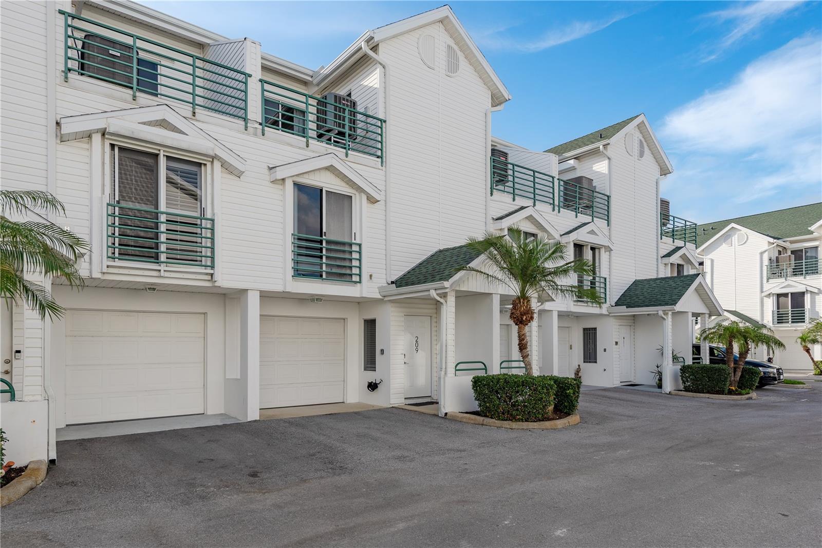 320 Island Way, FL