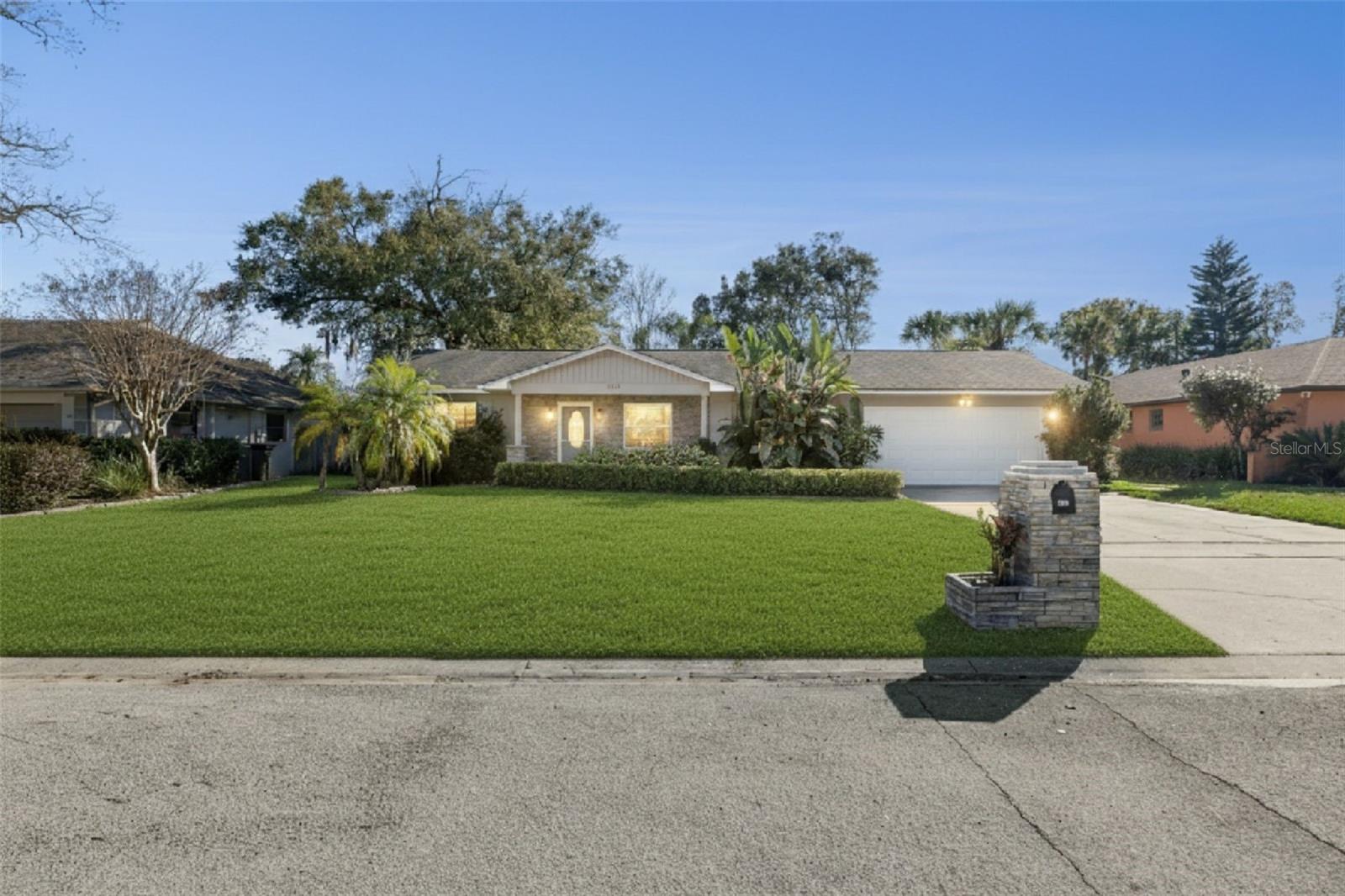 910 Parson Brown Way, FL