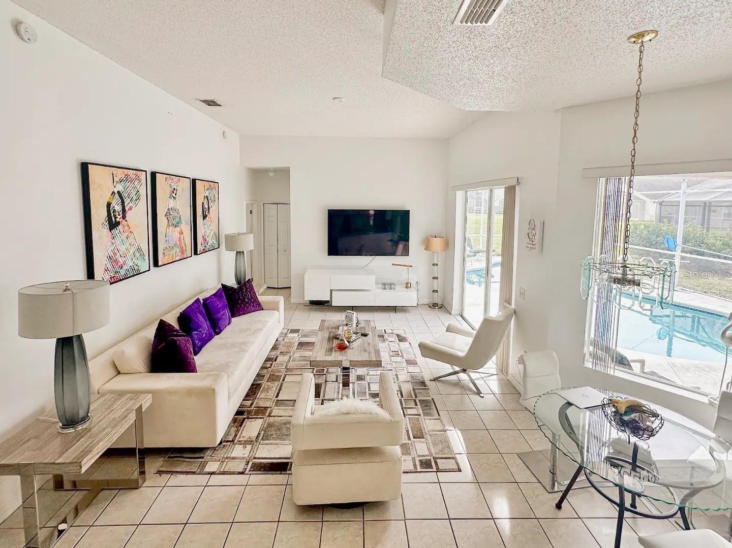 344 Grosvenor Loop, FL
