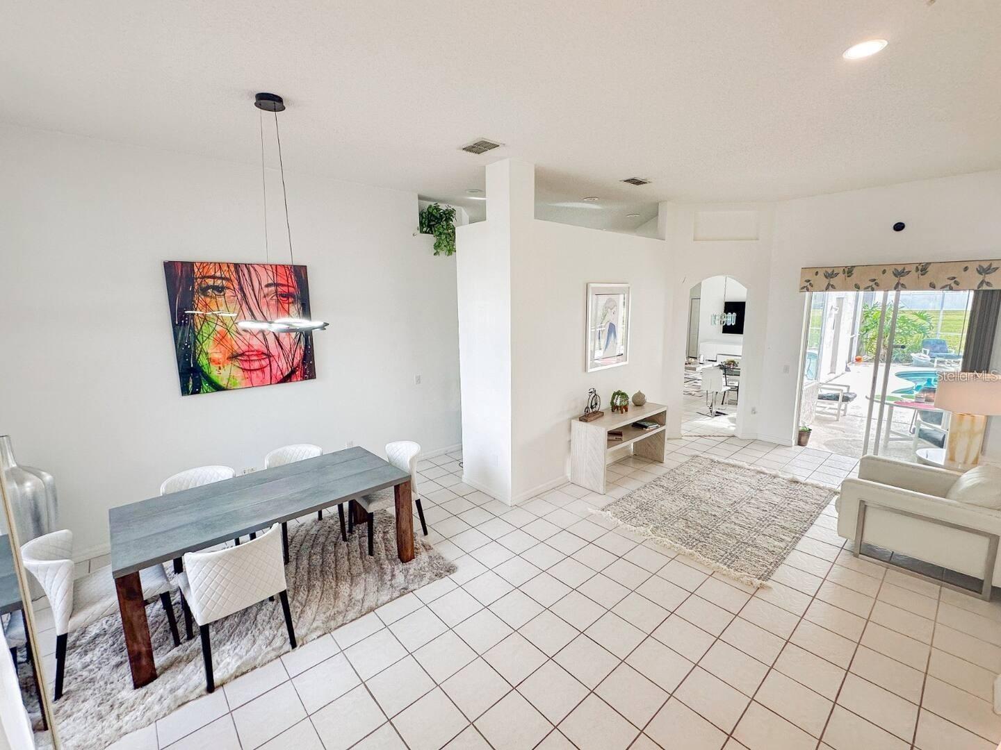 344 Grosvenor Loop, FL