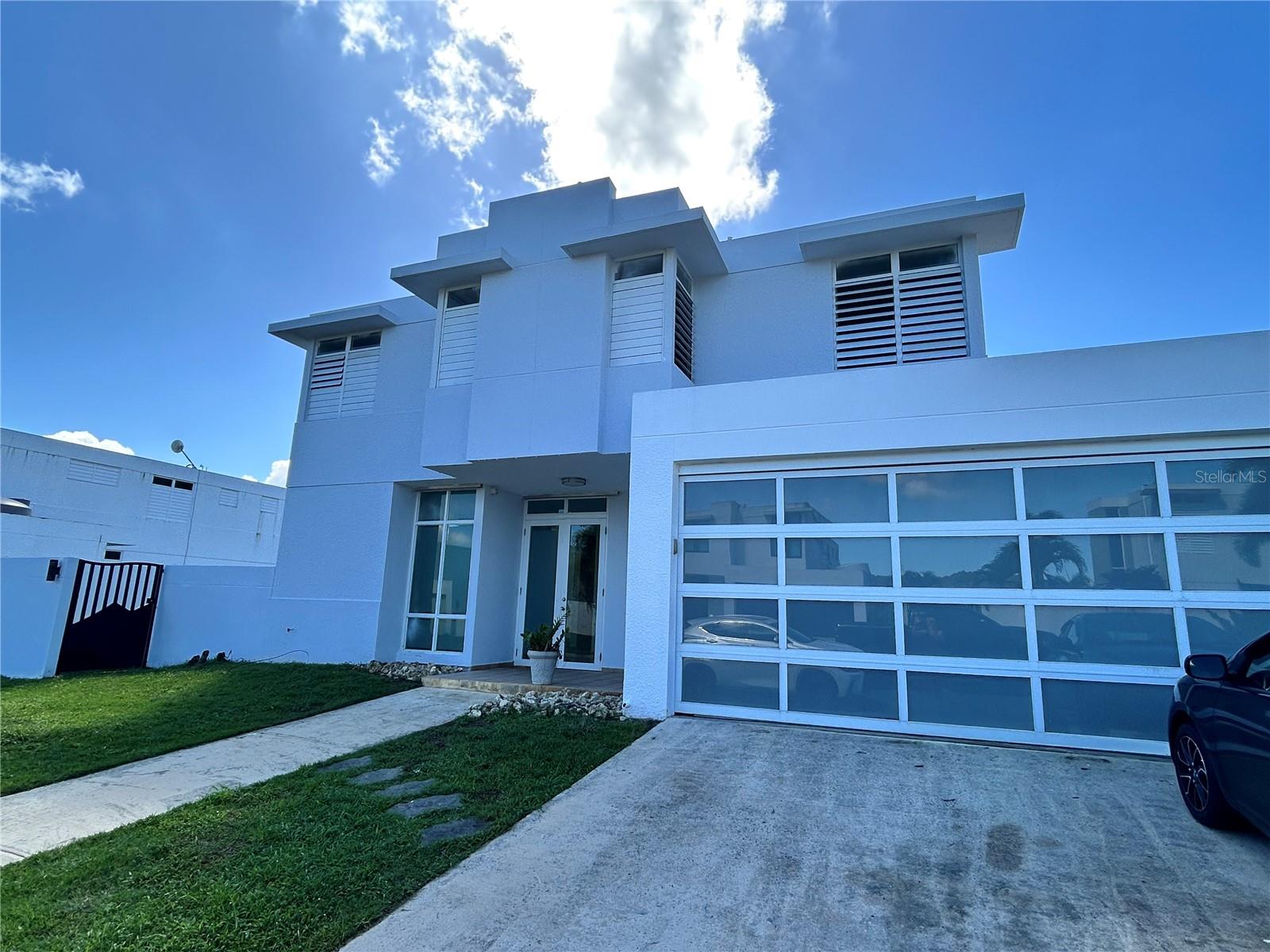 345 Calle Tulipan, PR