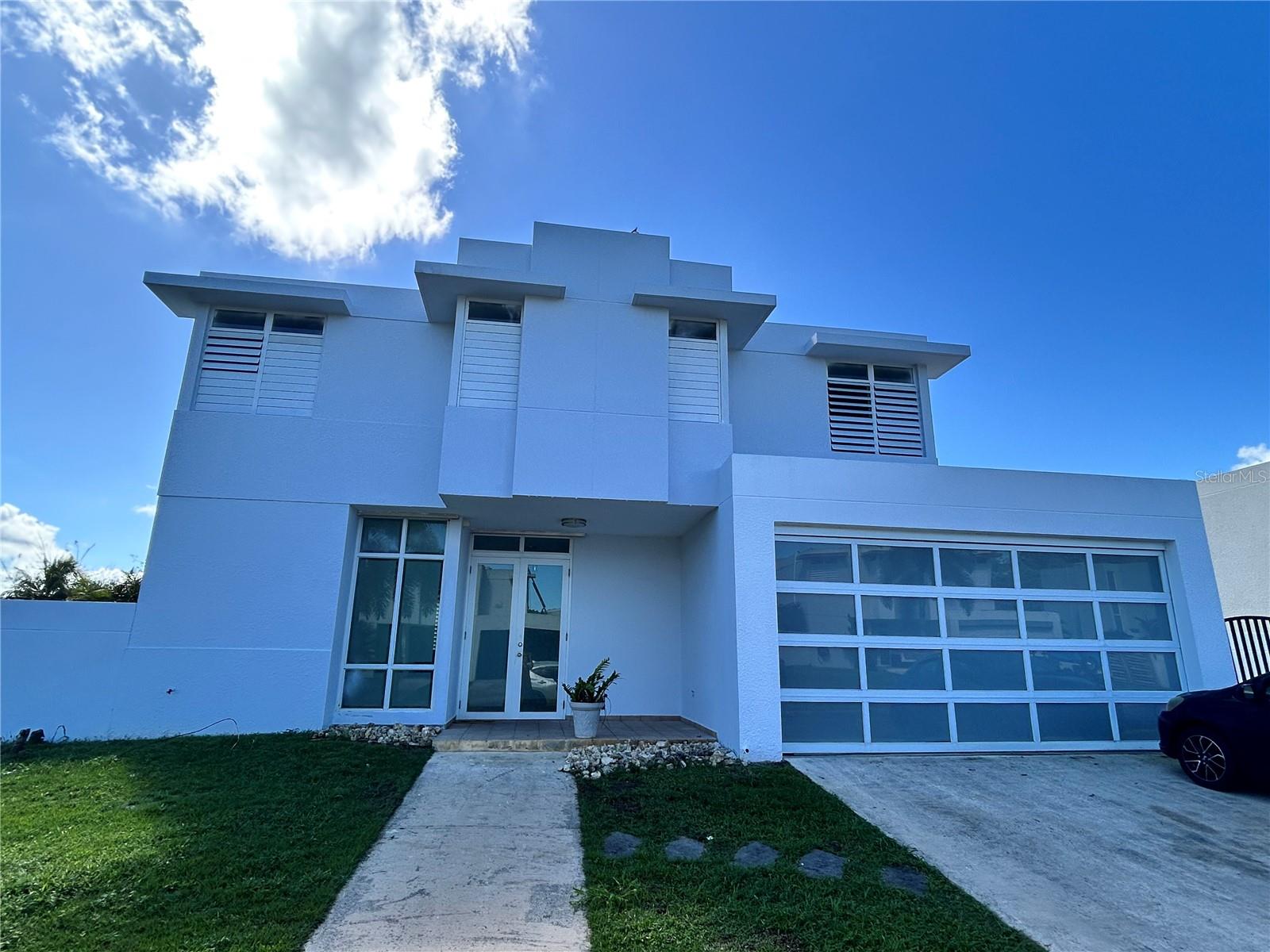 345 Calle Tulipan, PR