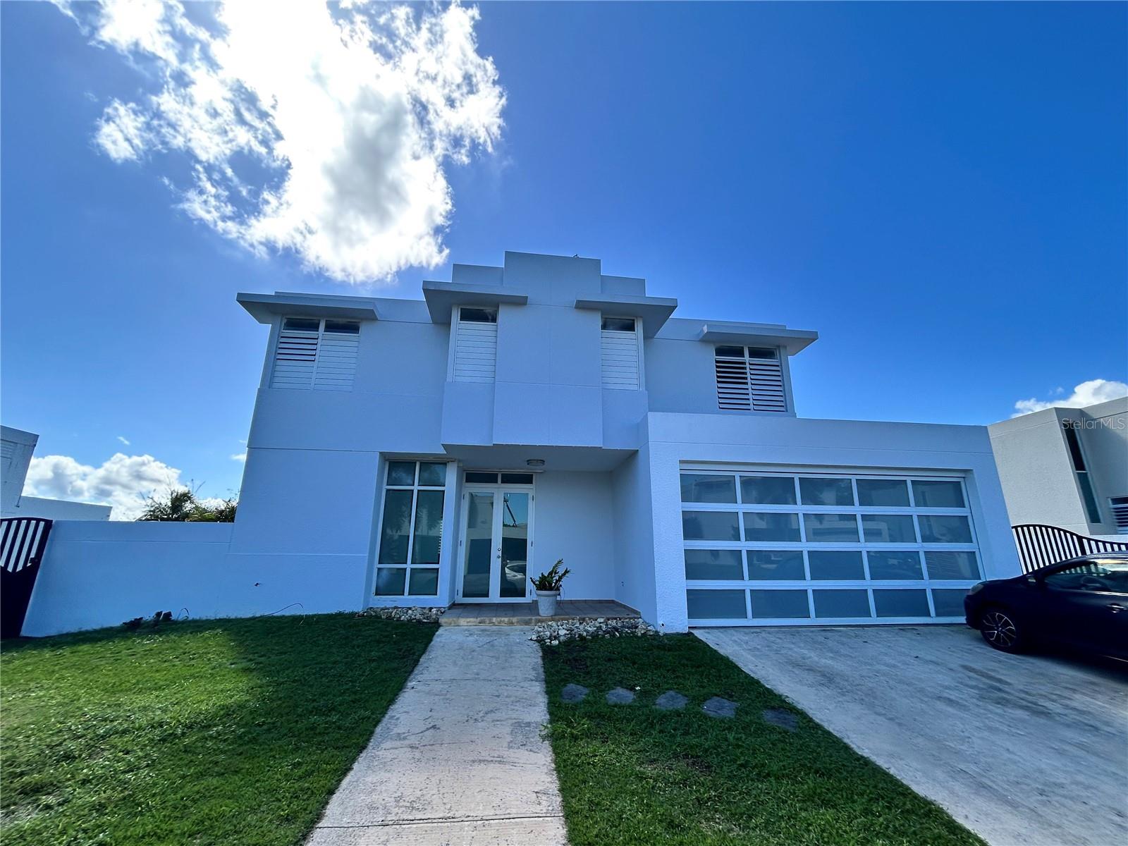 345 Calle Tulipan, PR