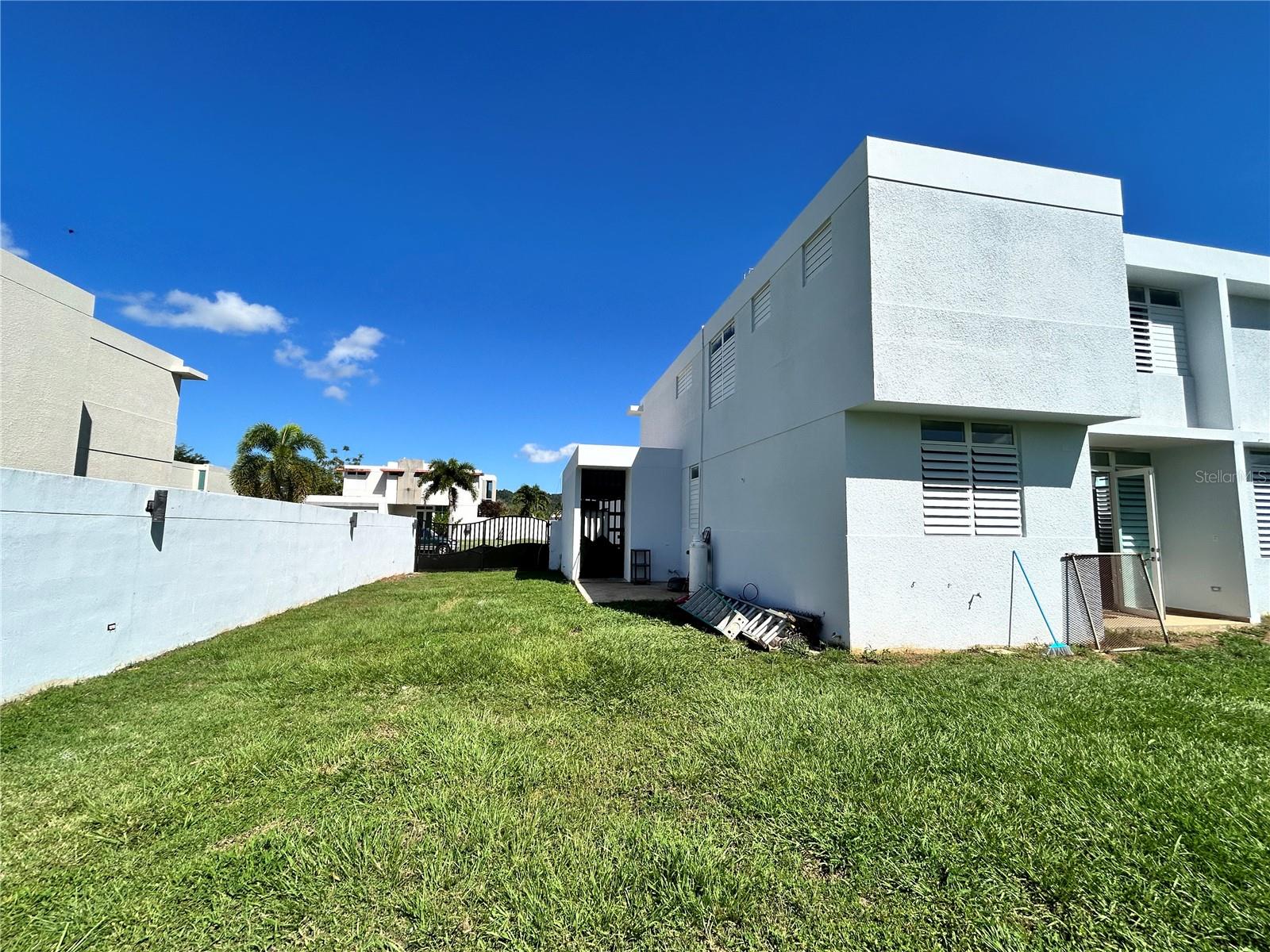 345 Calle Tulipan, PR