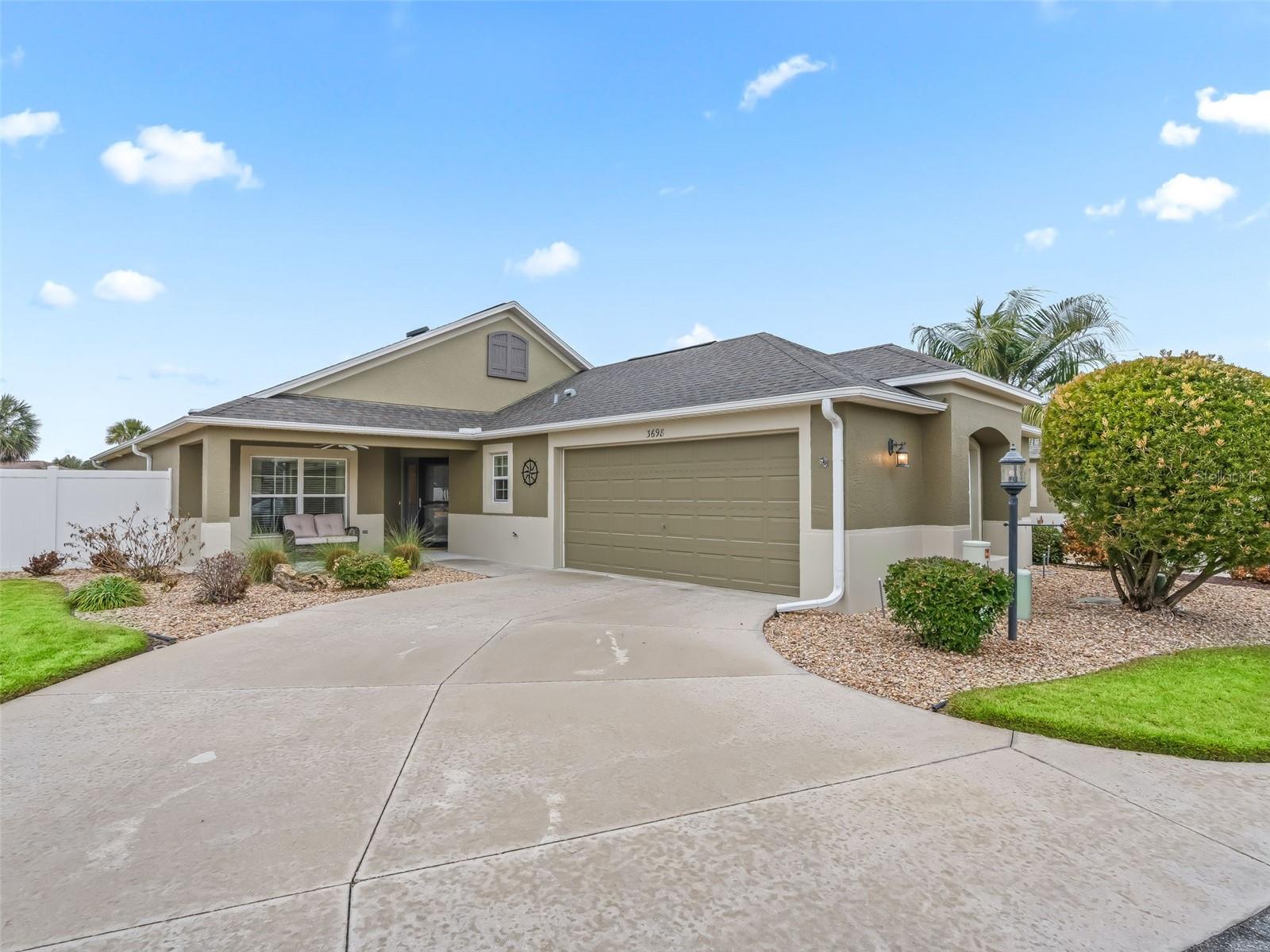 3698 Robertson Way, FL