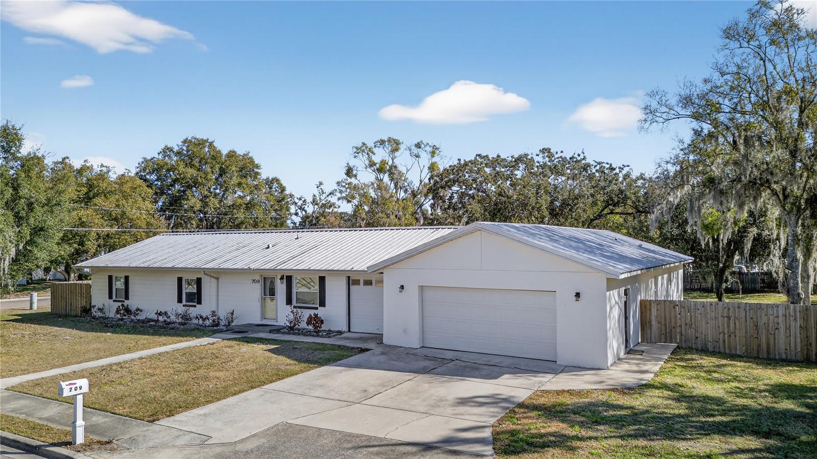709 Dillingham Ave, FL