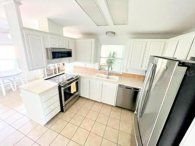 618 Green Circle, FL