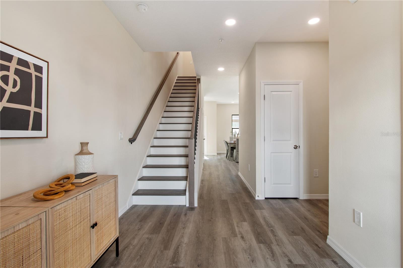 4346 Cambio Gardens Court, FL