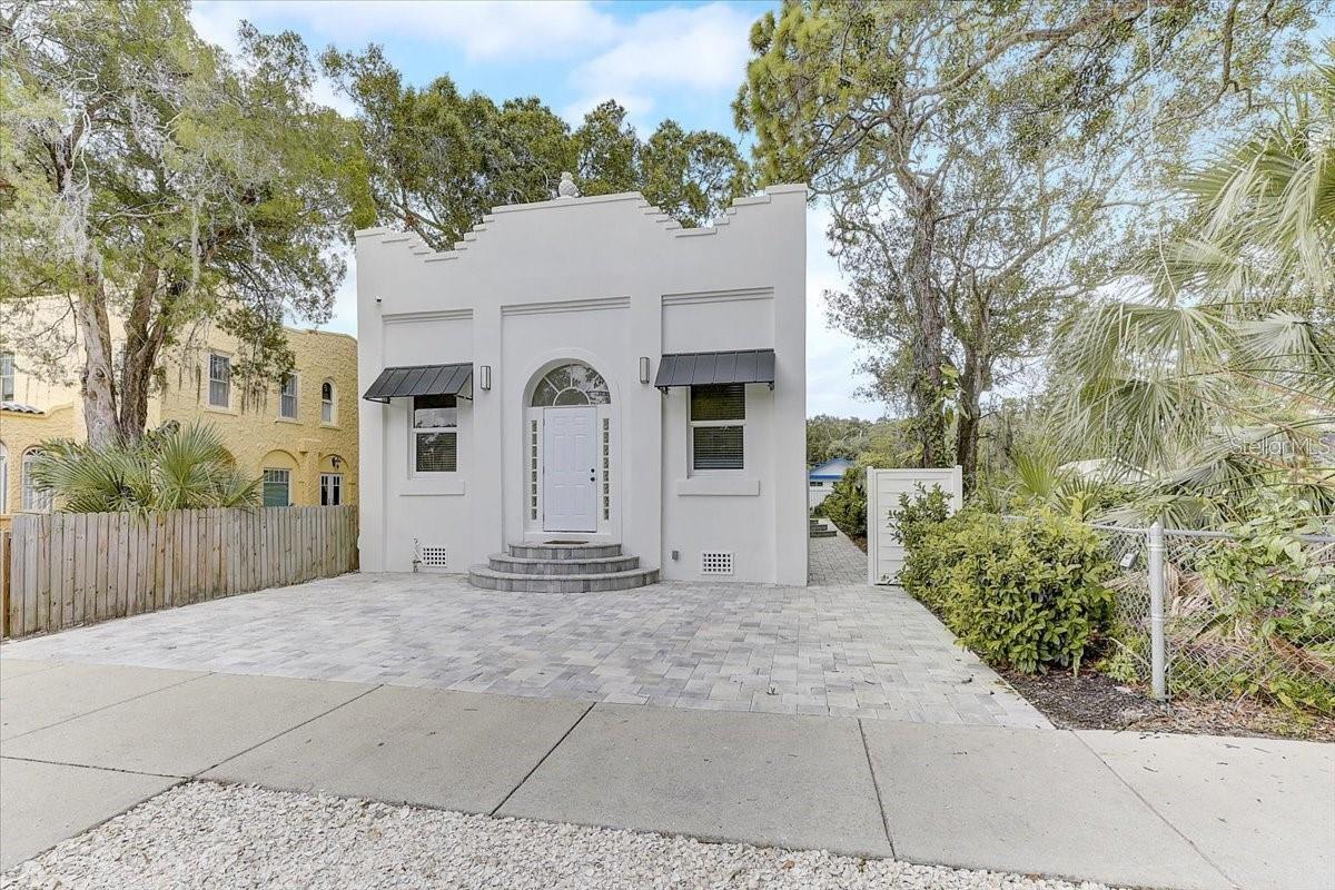 1862 6th Street, FL