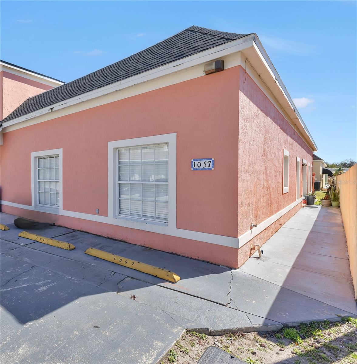 1057 Universal Rest Place, FL