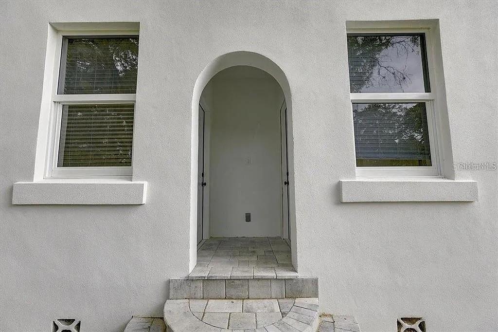 1862 6th Street, FL
