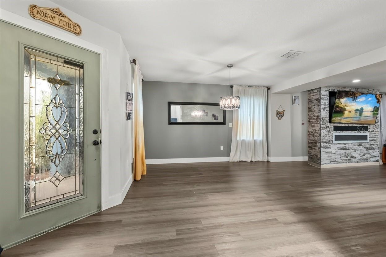 306 Rona Lane, FL