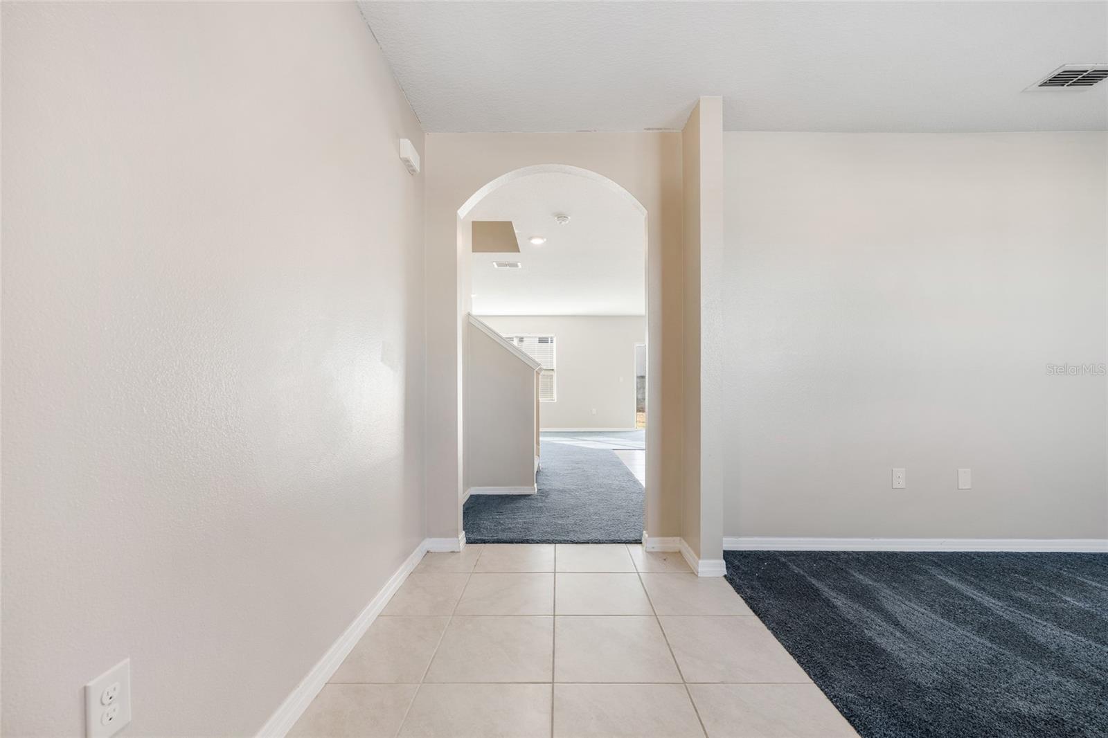 305 Meadowbrook Boulevard, FL