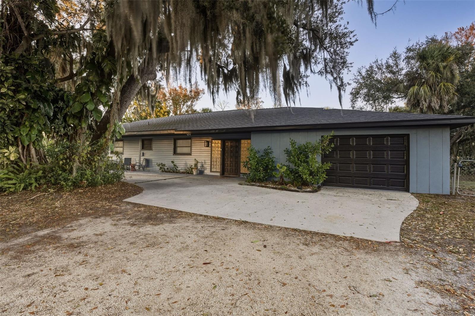 5700 Oakview Lane, FL
