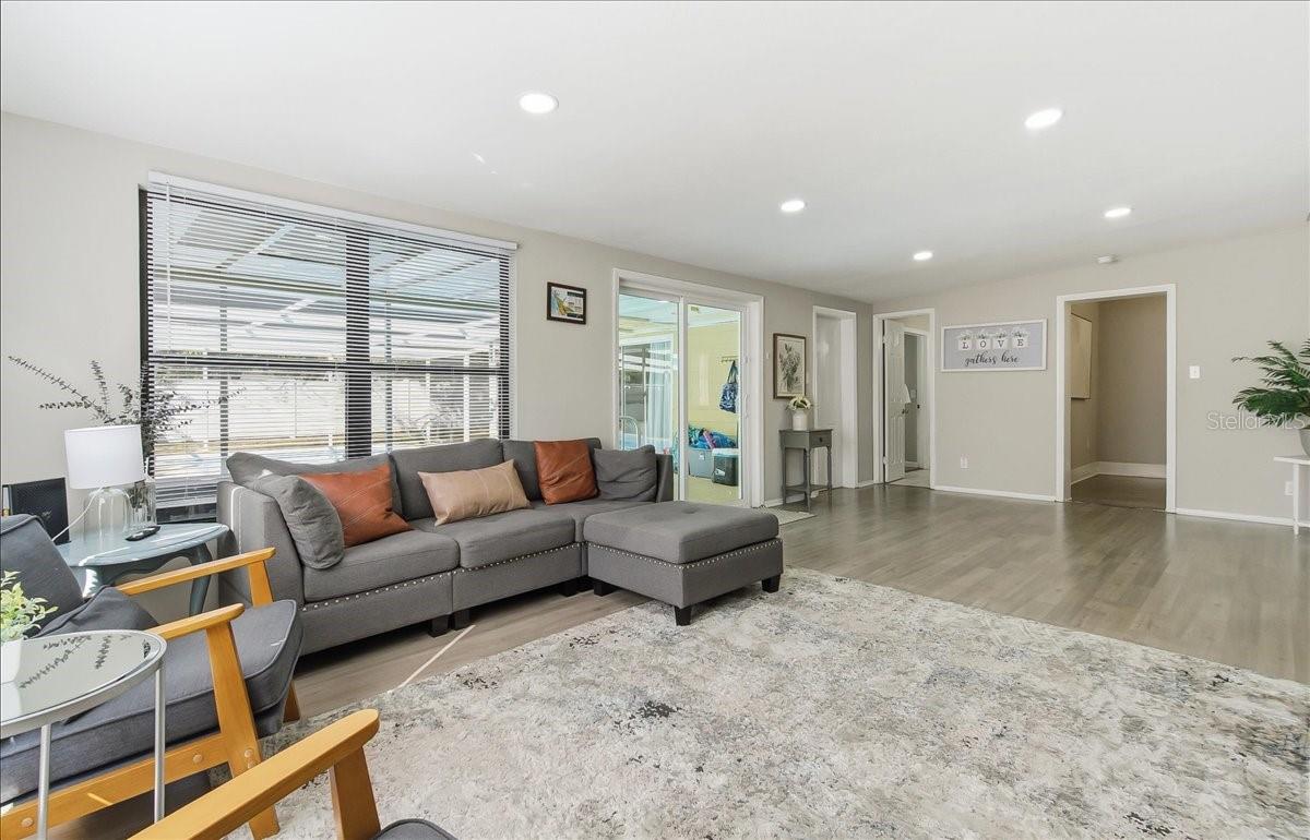 305 Conrad Avenue, FL