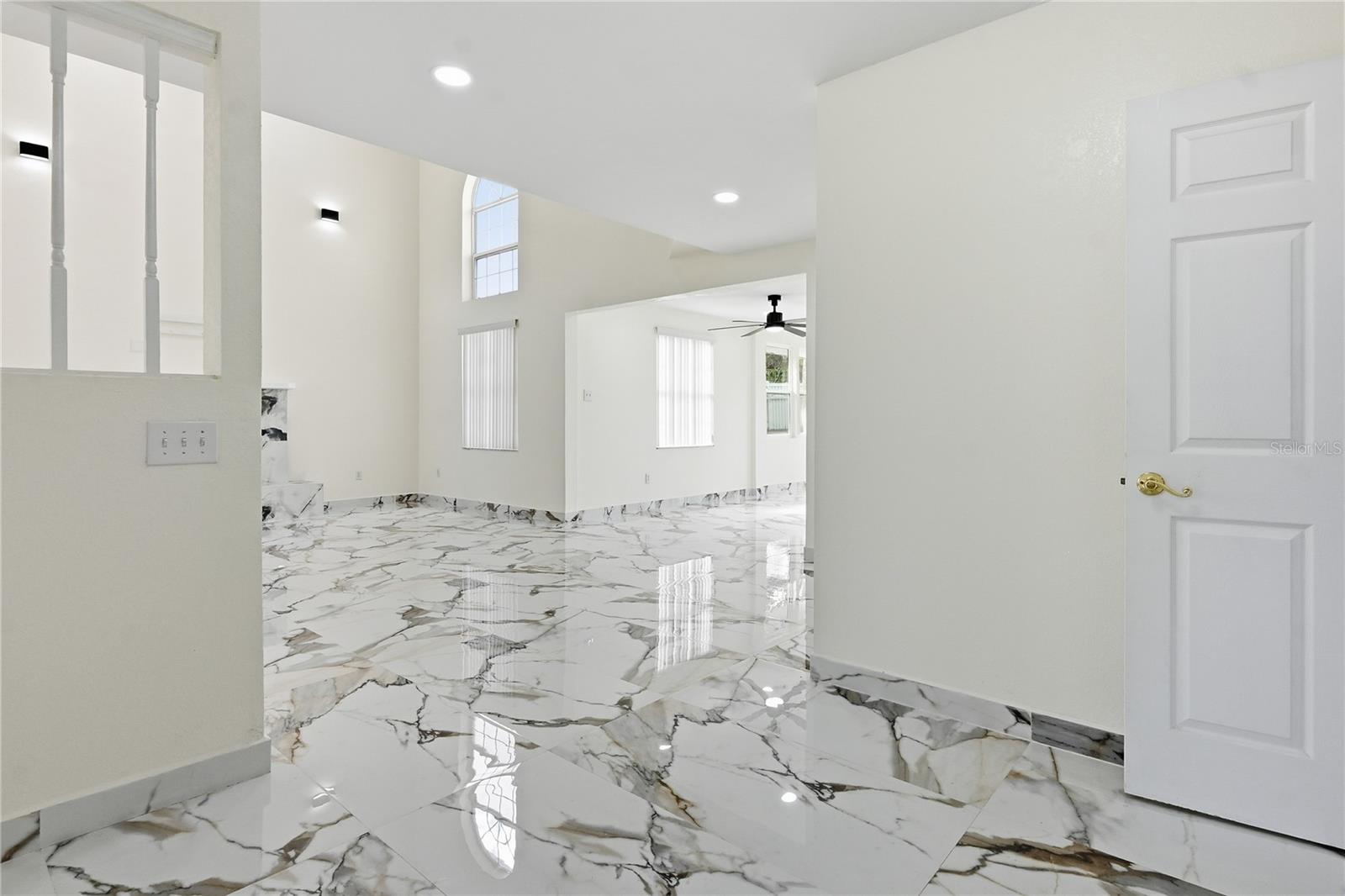174 Clubview Circle, FL