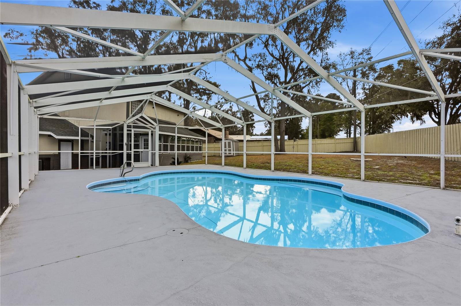 174 Clubview Circle, FL