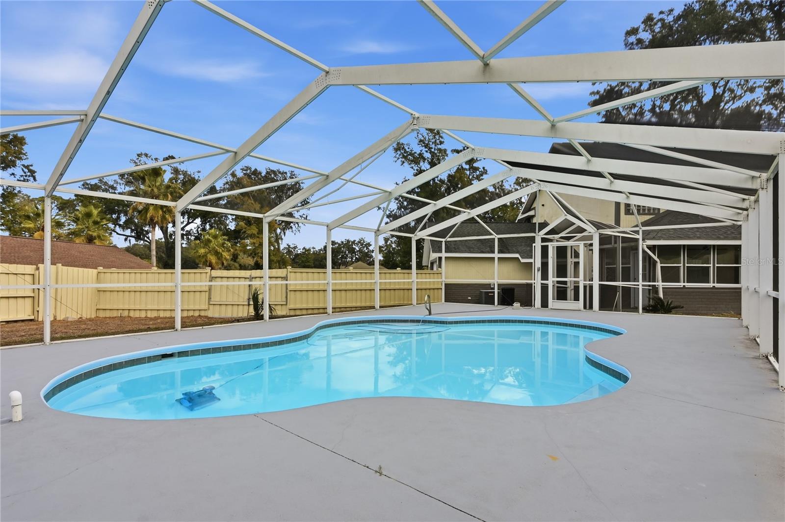 174 Clubview Circle, FL