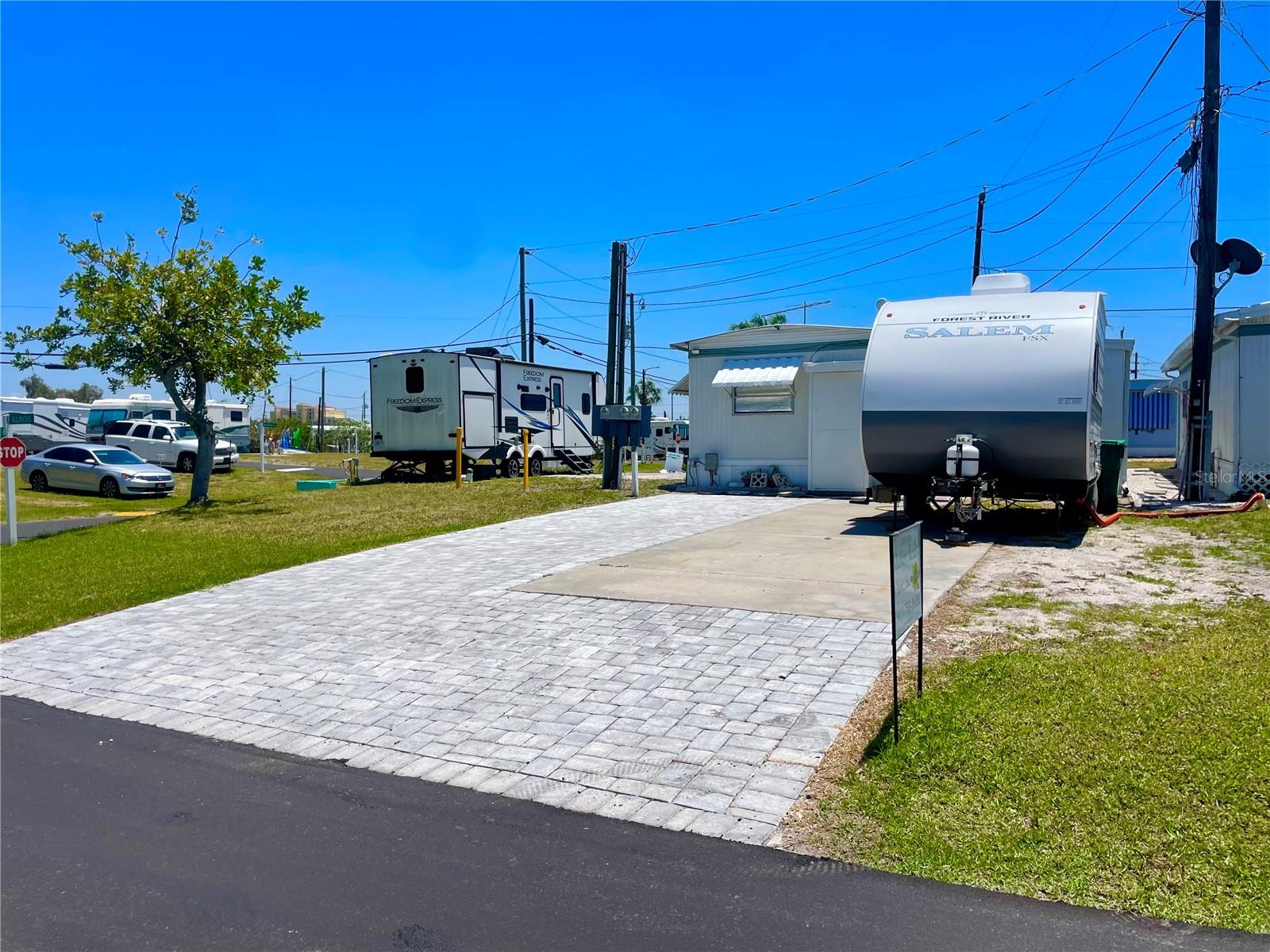 47 Illinois Street, FL