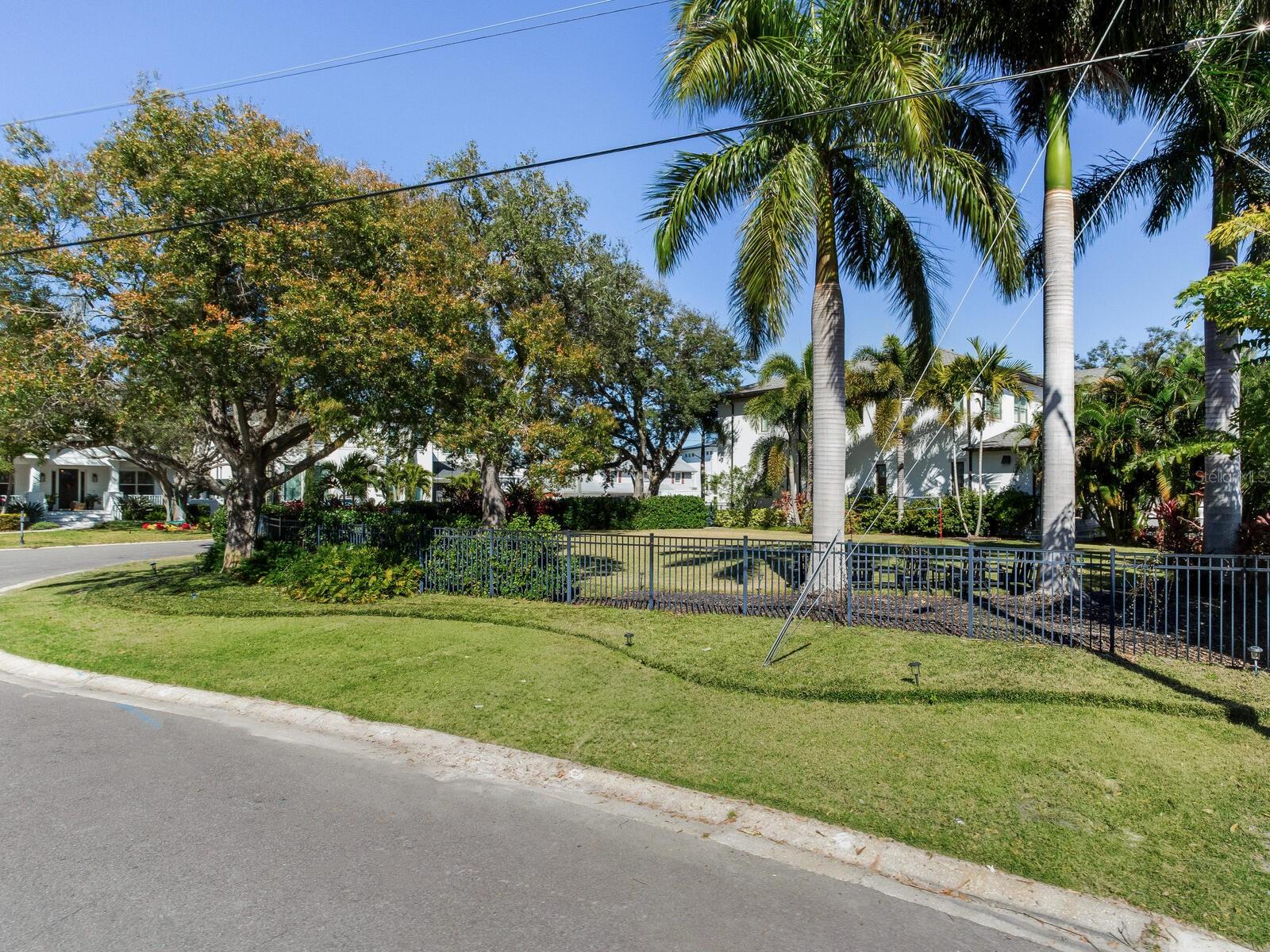 2501 Dundee Street, FL