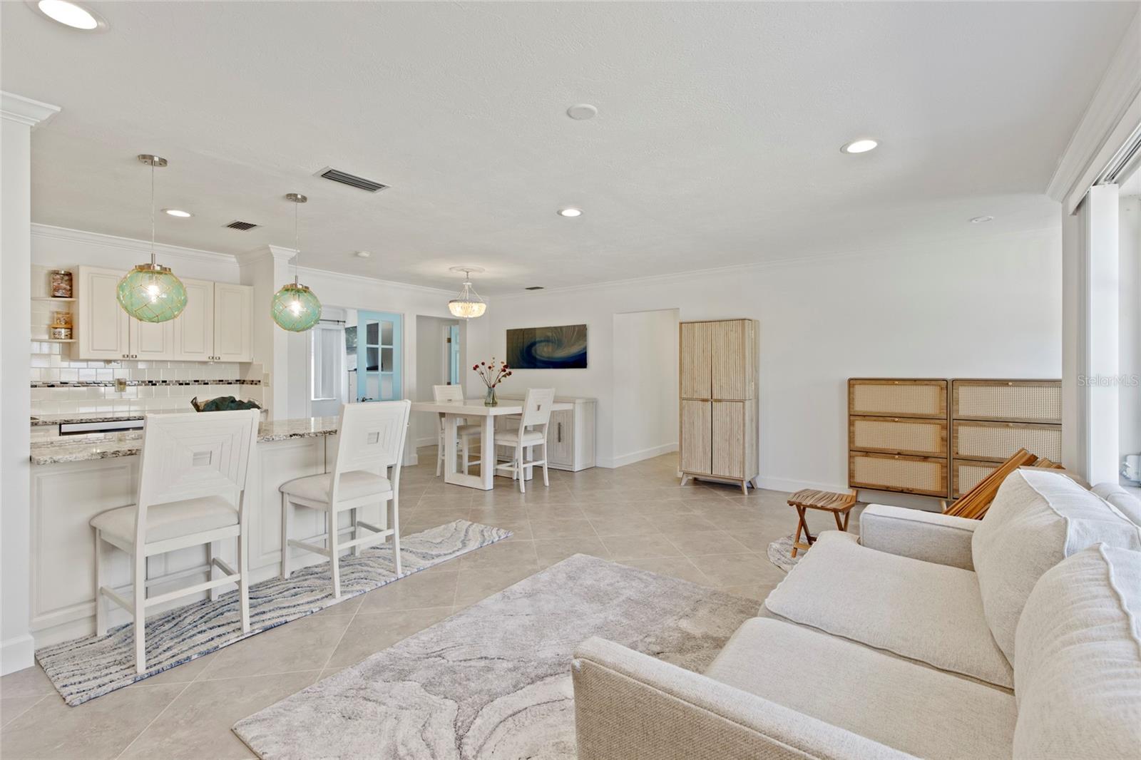 6725 Roxbury Drive, FL