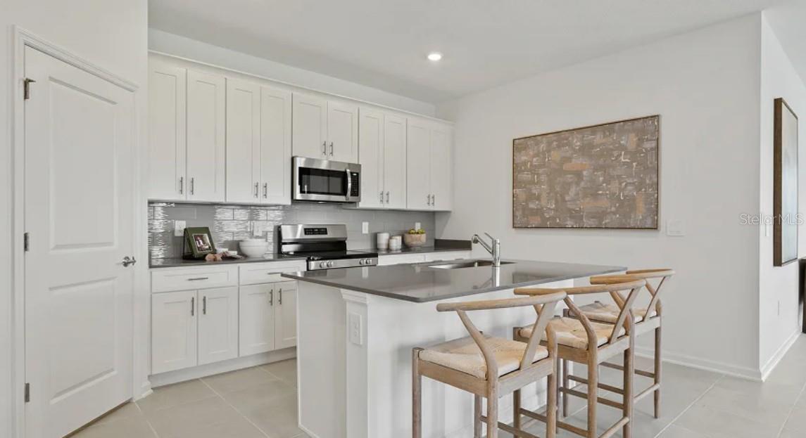 4246 St Thomas Way, FL