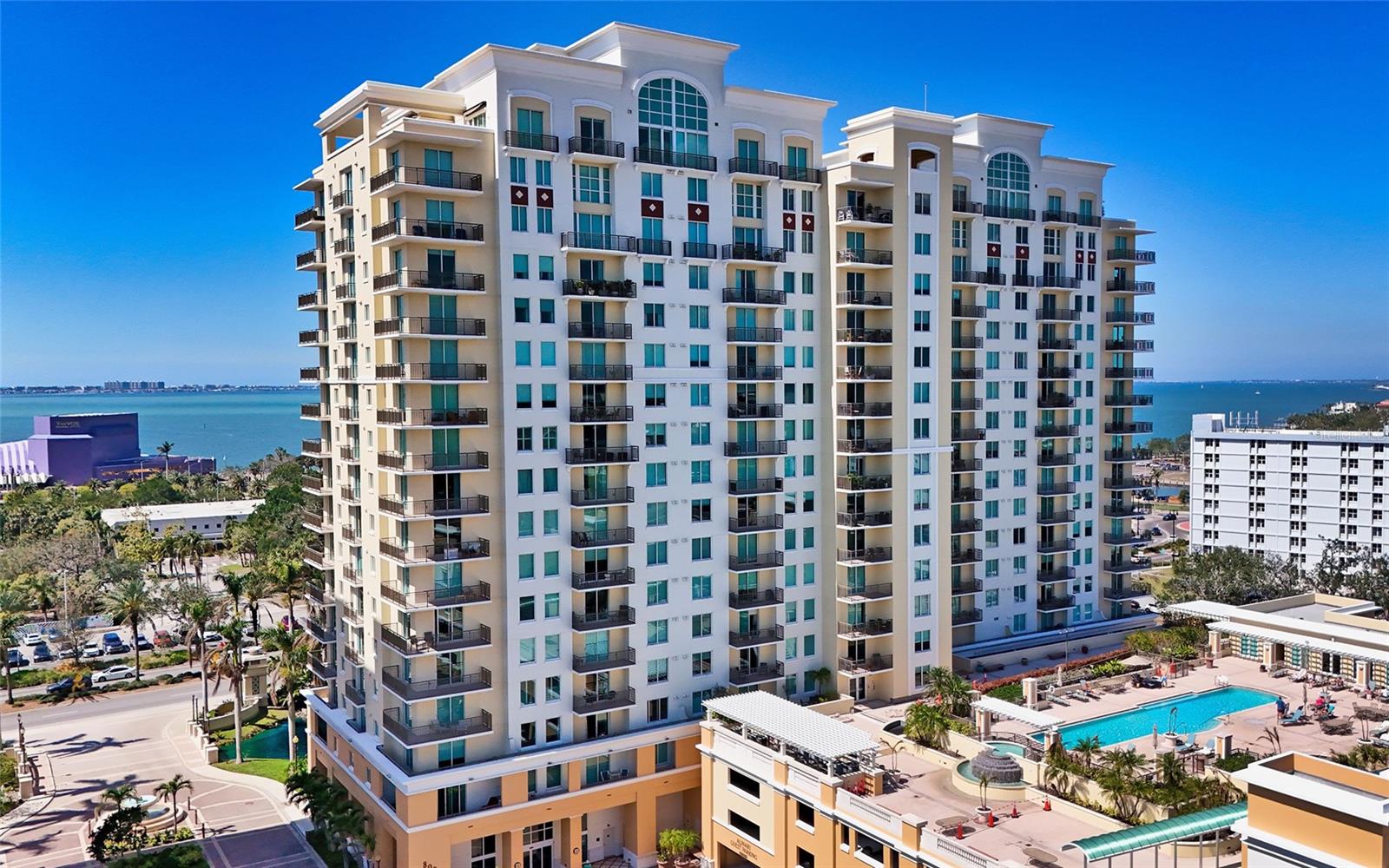 800 Tamiami Trail, FL