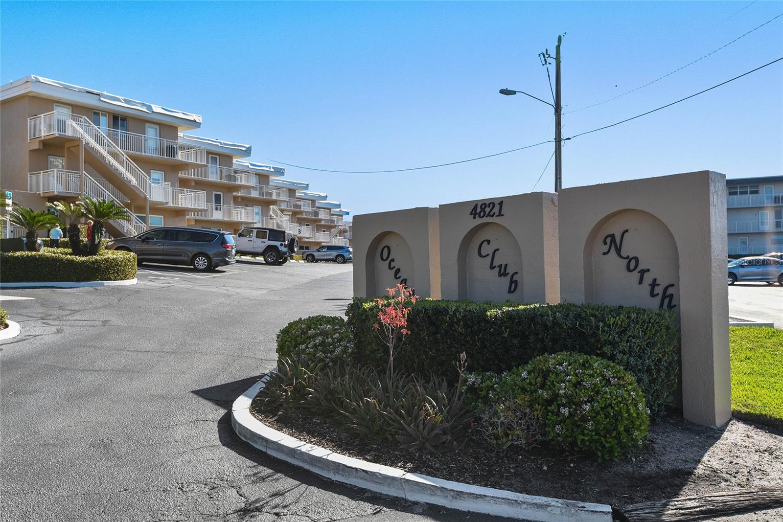 4821 Saxon Drive, FL