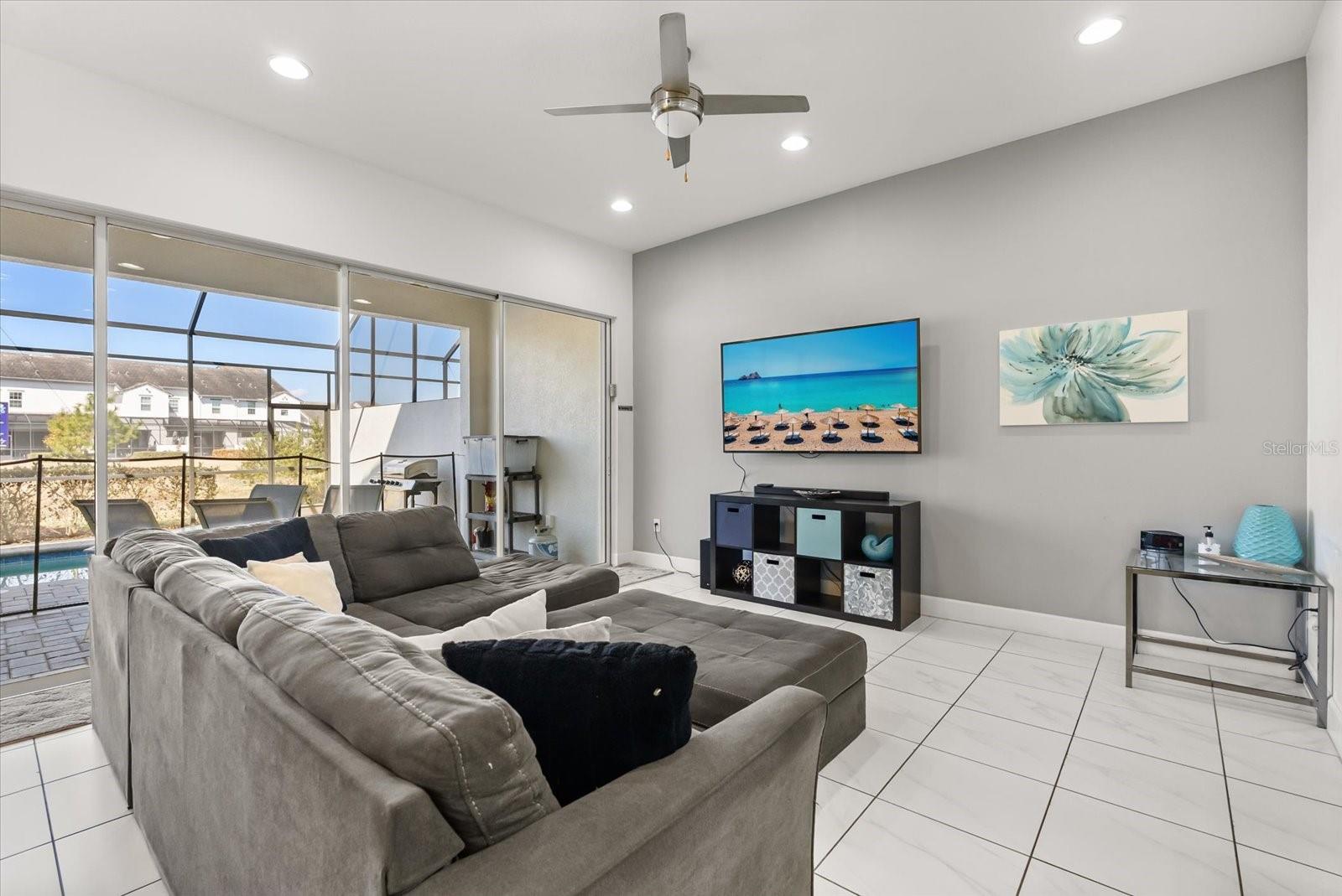 337 Captiva Drive, FL