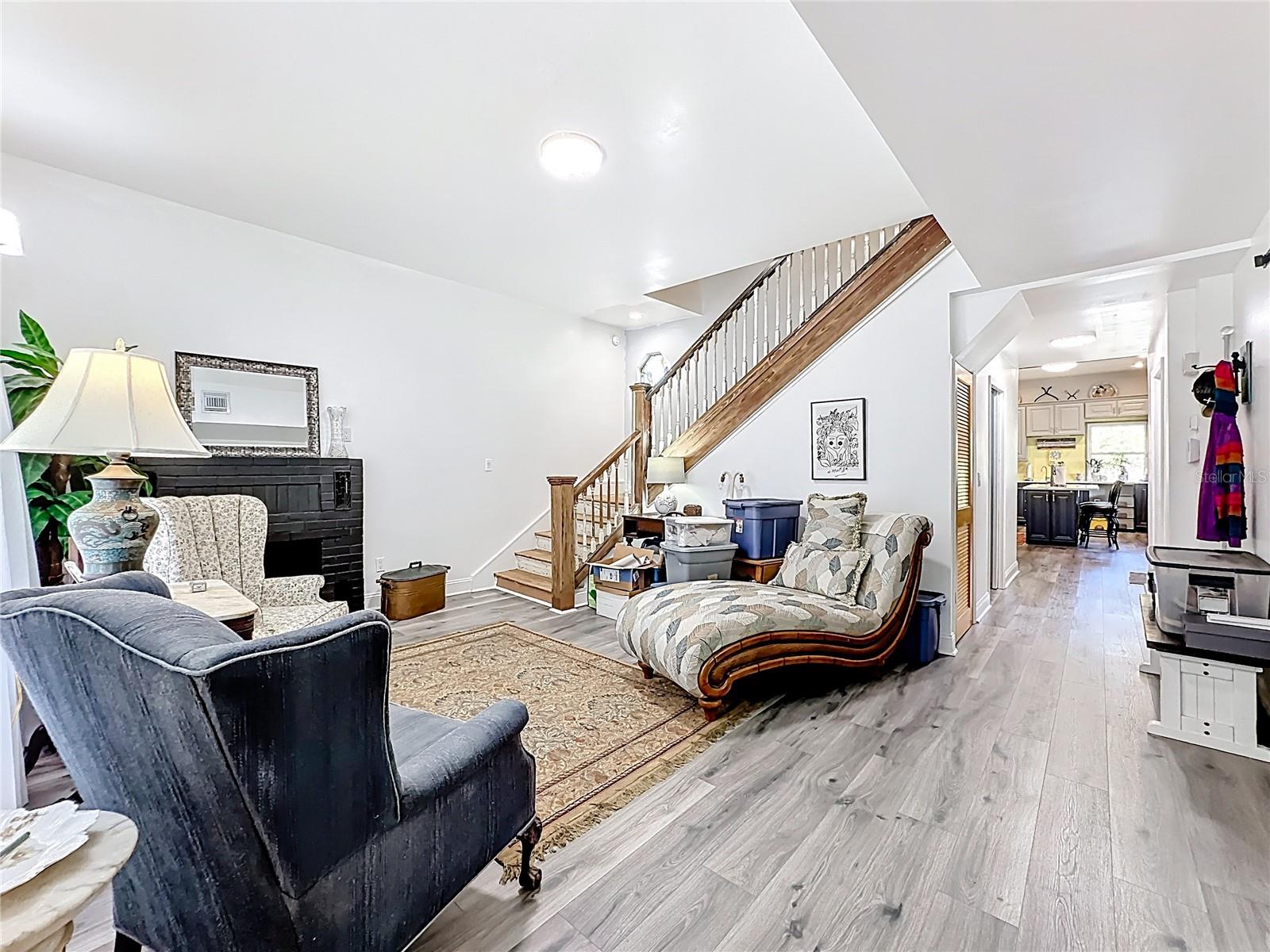 2418 1st Street, FL