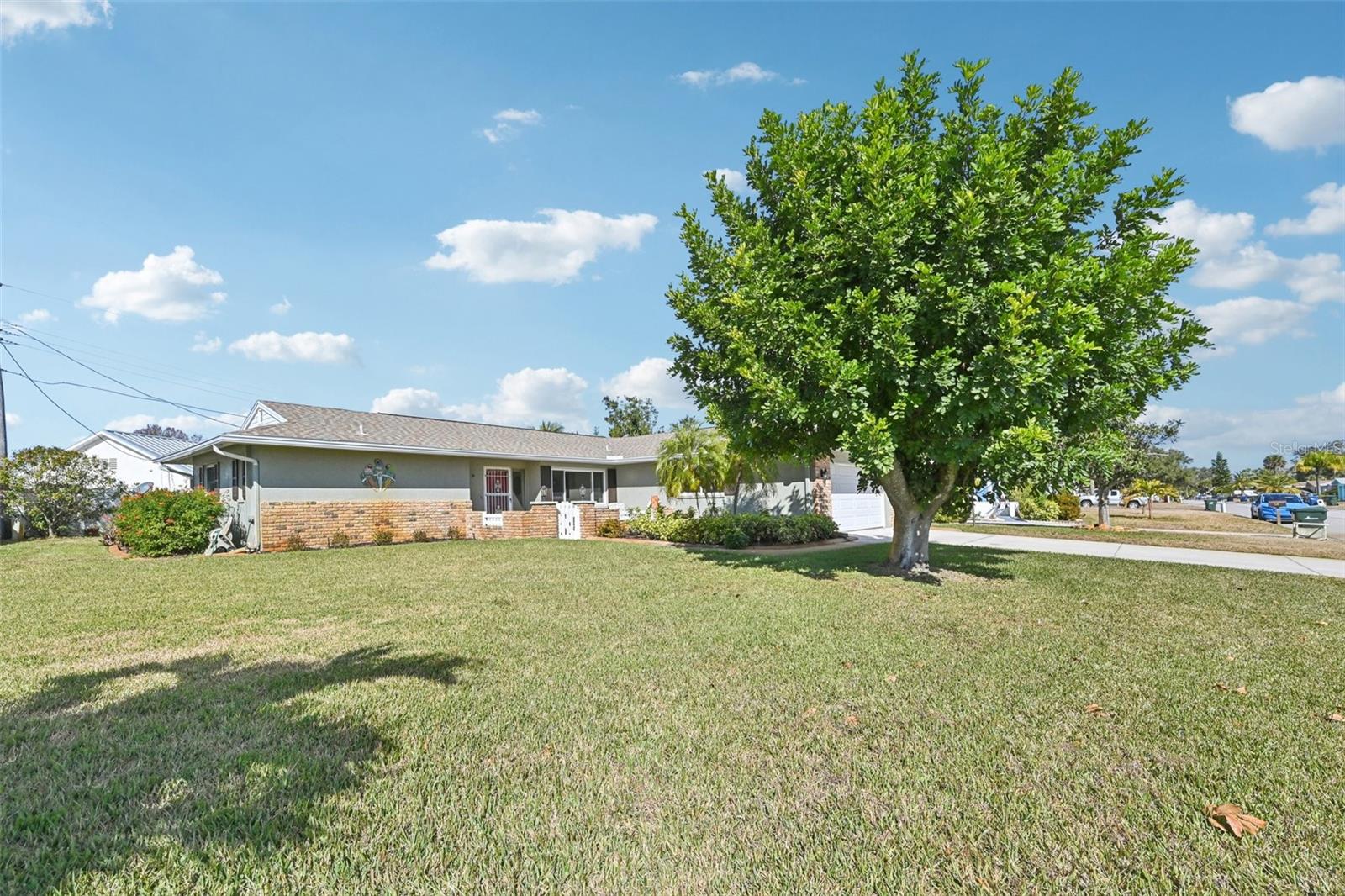 101 Algiers Drive, FL