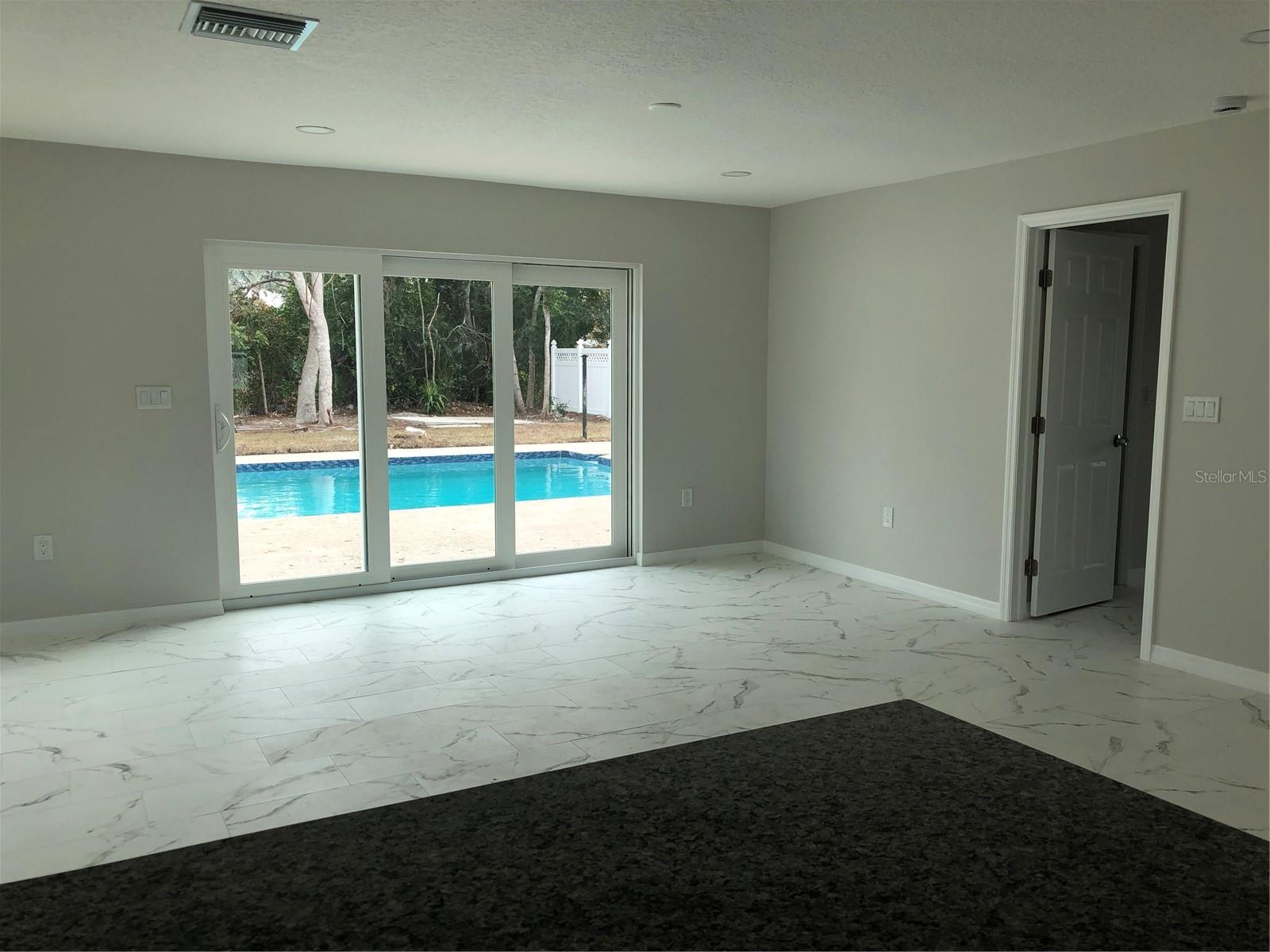 345 Parkland Avenue, FL