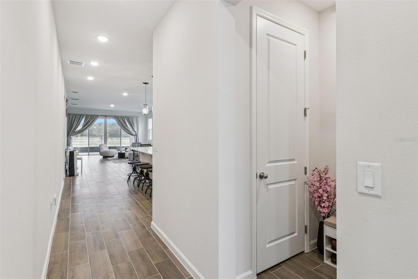 654 Heritage Square Drive, FL