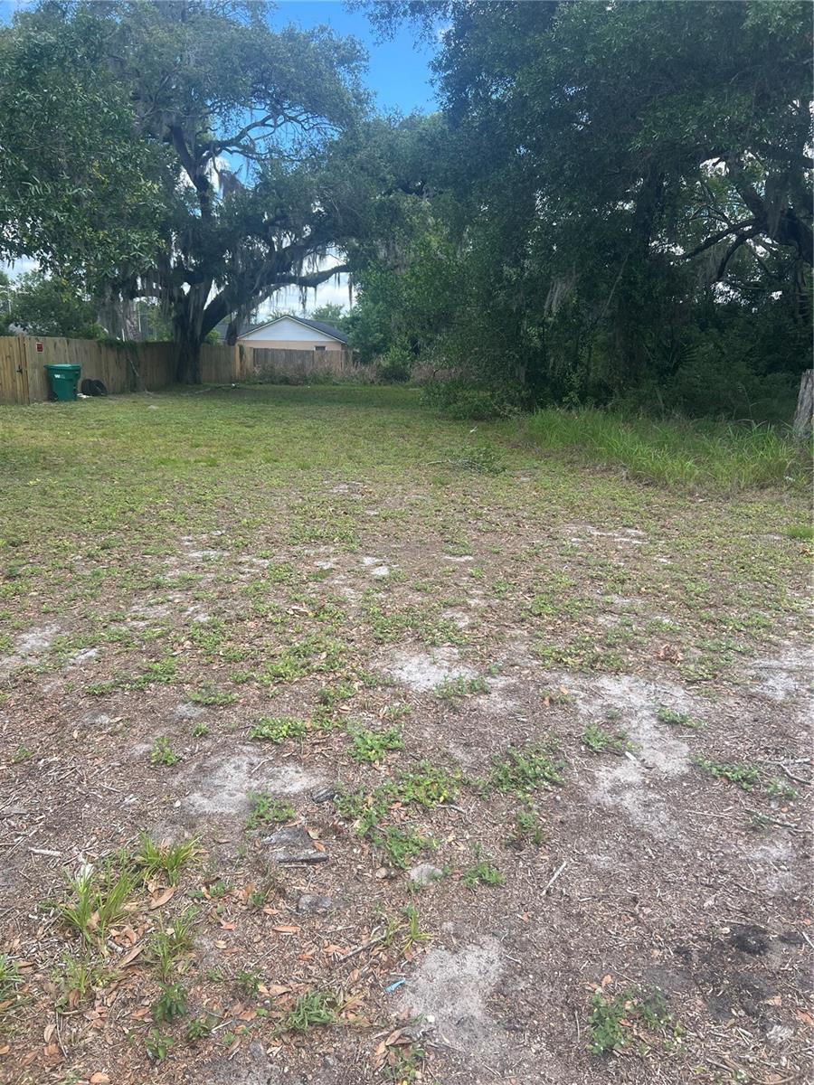 E Jackson Avenue, FL