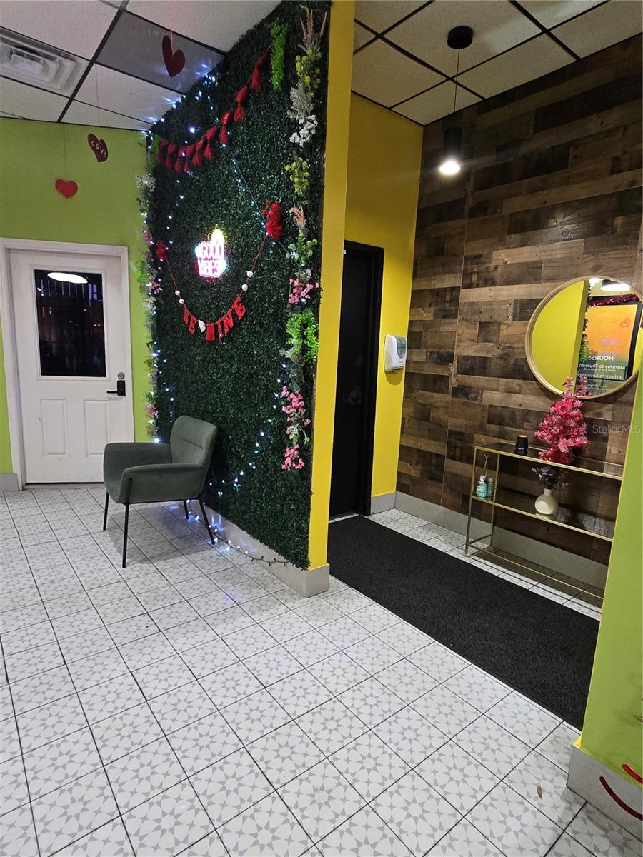 909 Vine Street, FL
