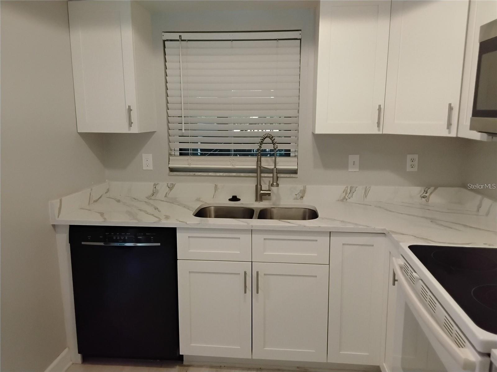 1100 Bay Drive, FL