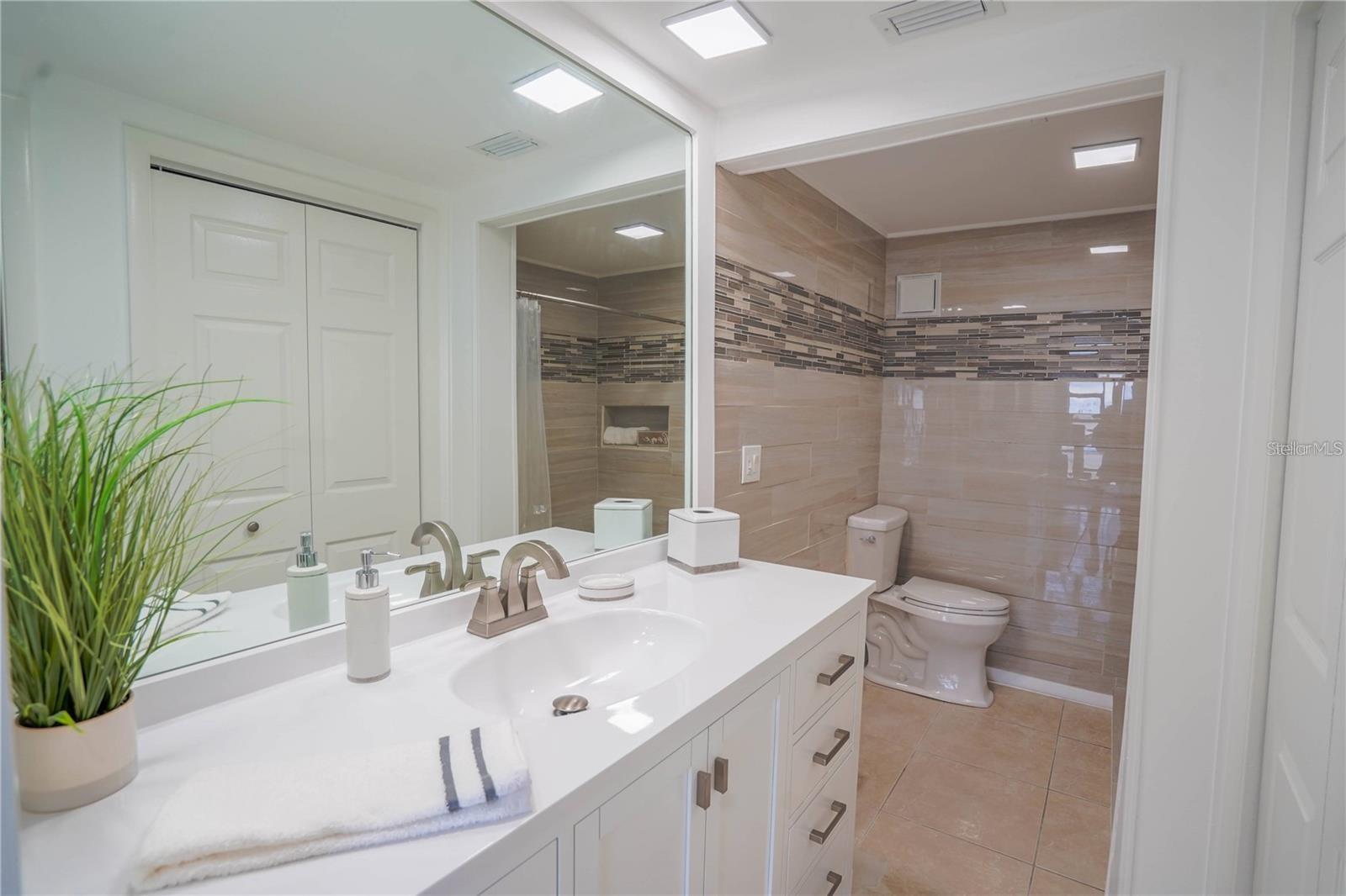 7100 Sunshine Skyway Lane, FL