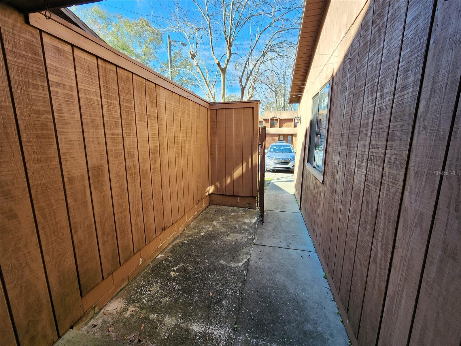 5823 9 Place, FL