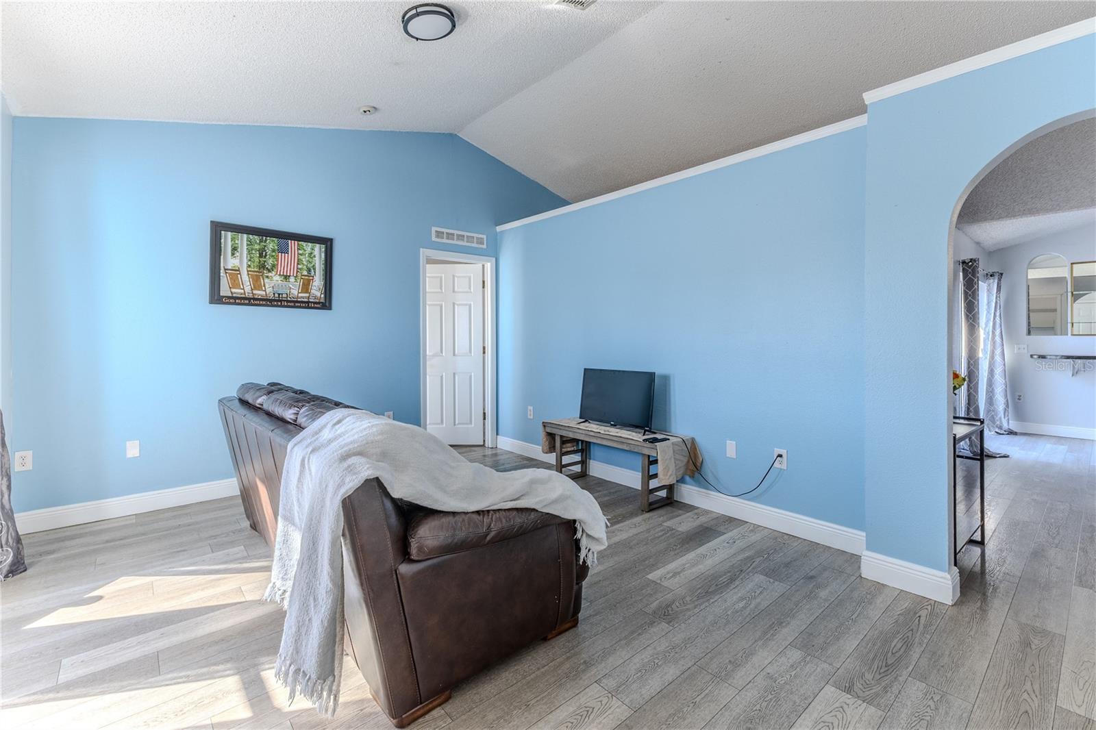 5437 Freeport Drive, FL