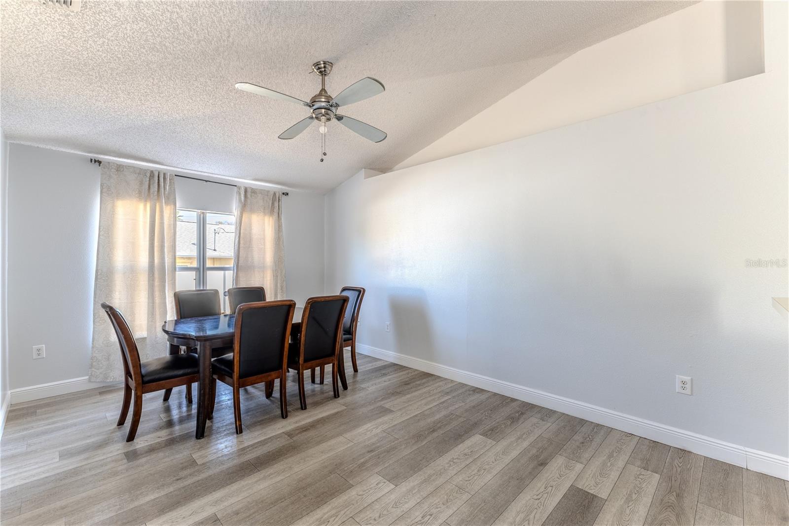 5437 Freeport Drive, FL